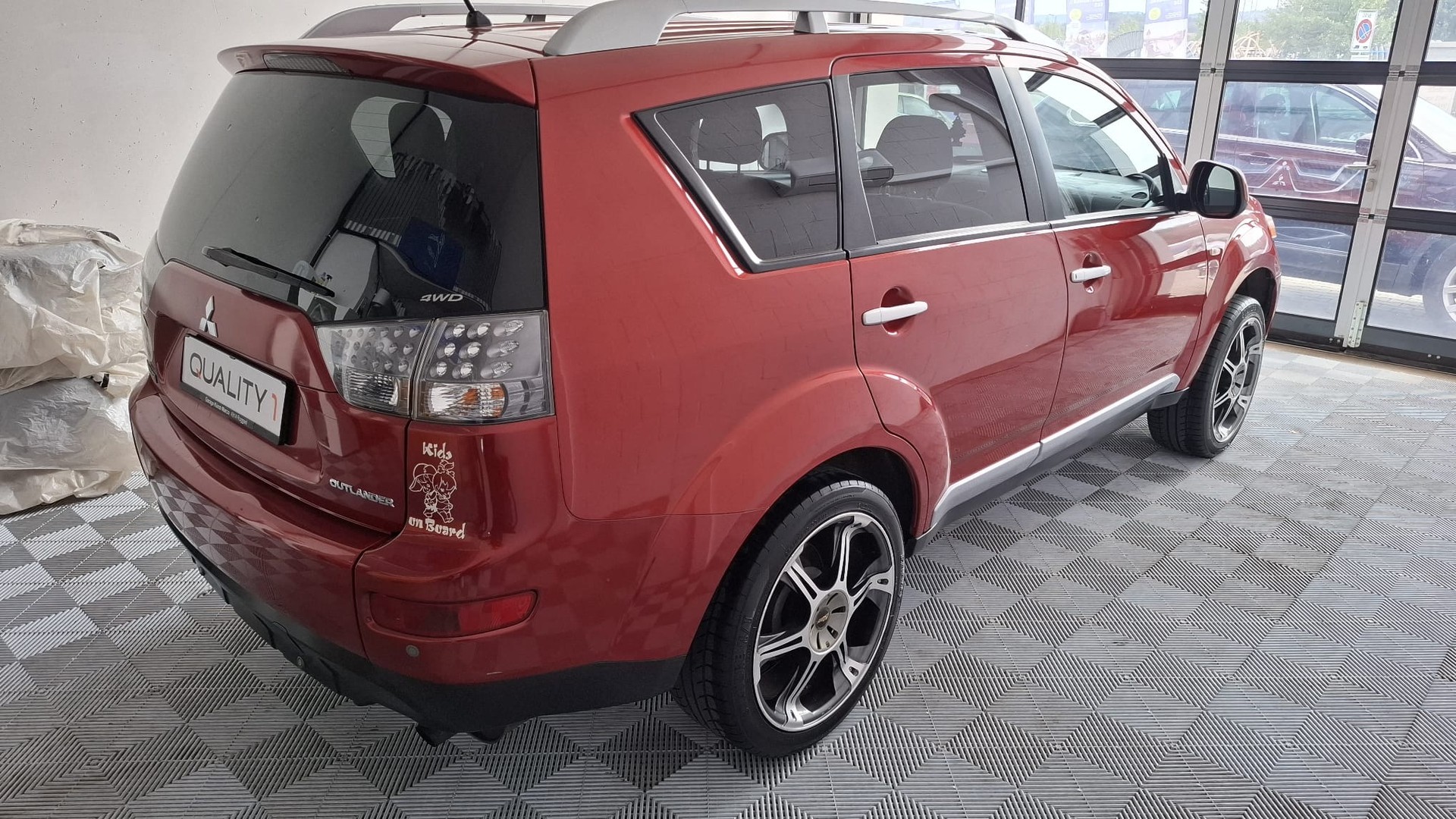 MITSUBISHI Outlander 2.4 Intense 4WD-image-3