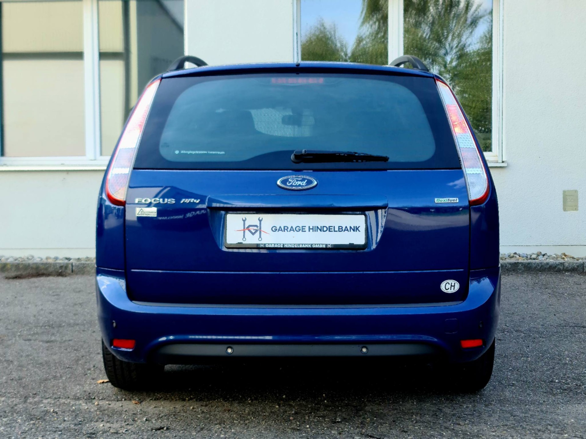 FORD Focus 1.8i Flexifuel Titanium-image-9