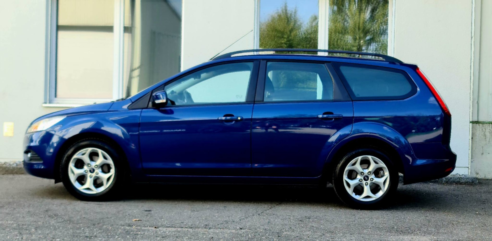 FORD Focus 1.8i Flexifuel Titanium-image-7