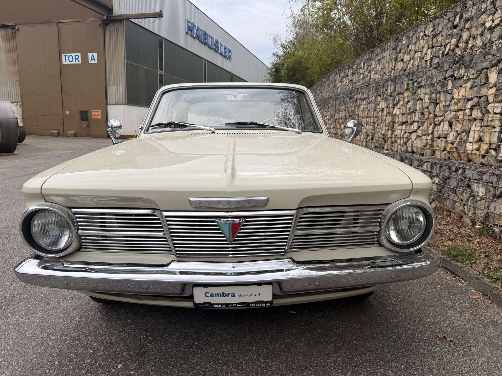 CHRYSLER Valiant 200-image-1