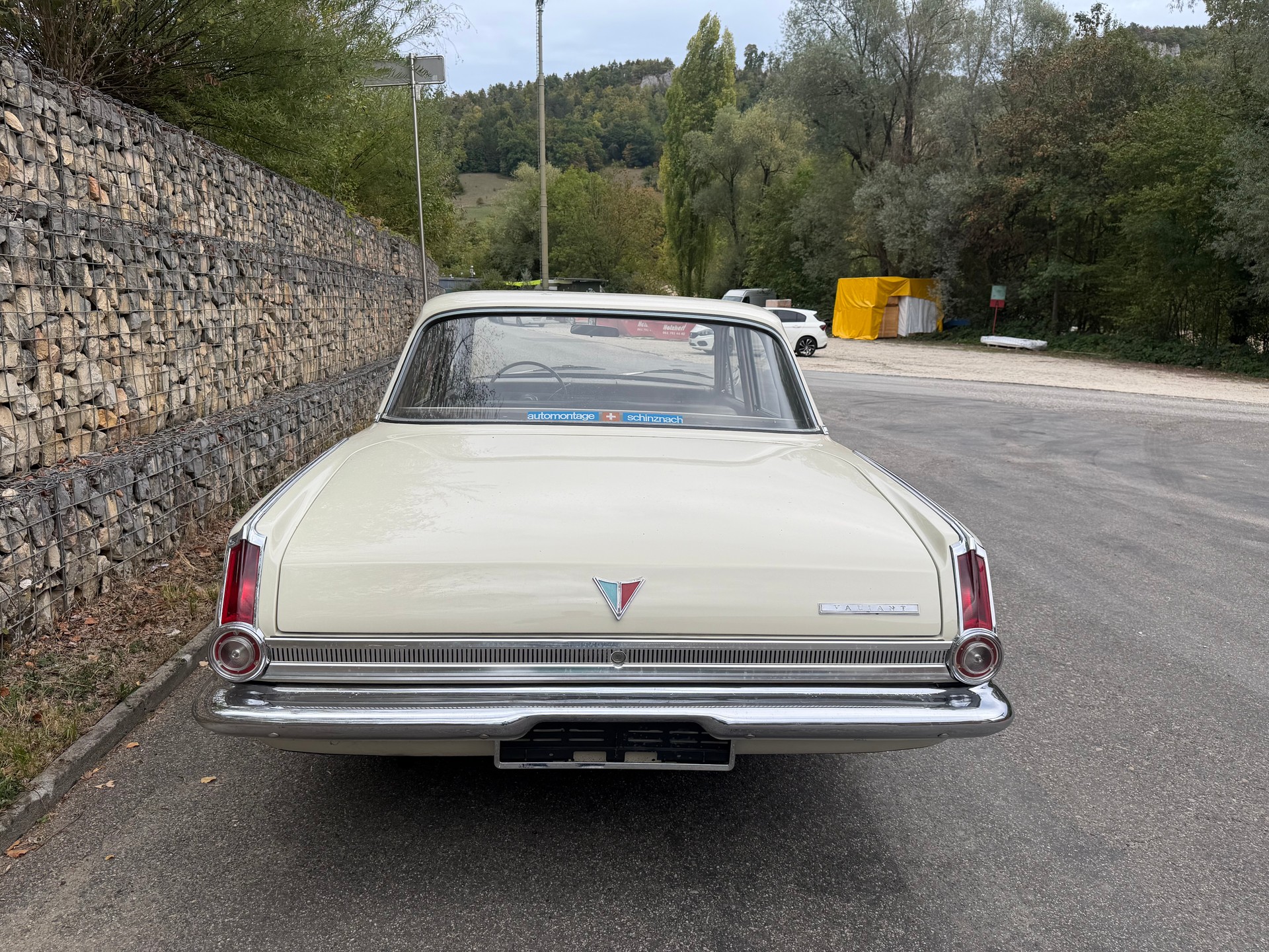 CHRYSLER Valiant 200-image-4