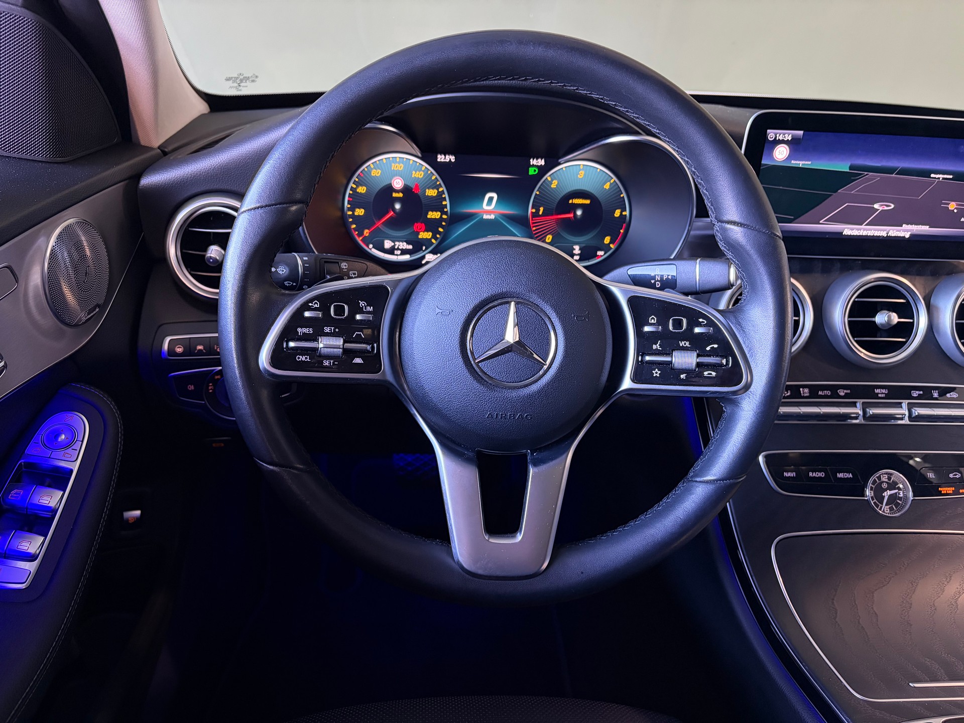 MERCEDES-BENZ C 220 d 4Matic 9G-Tronic *CH-Fahrzeug*STANDHEIZUNG*Panoramadach*-image-9