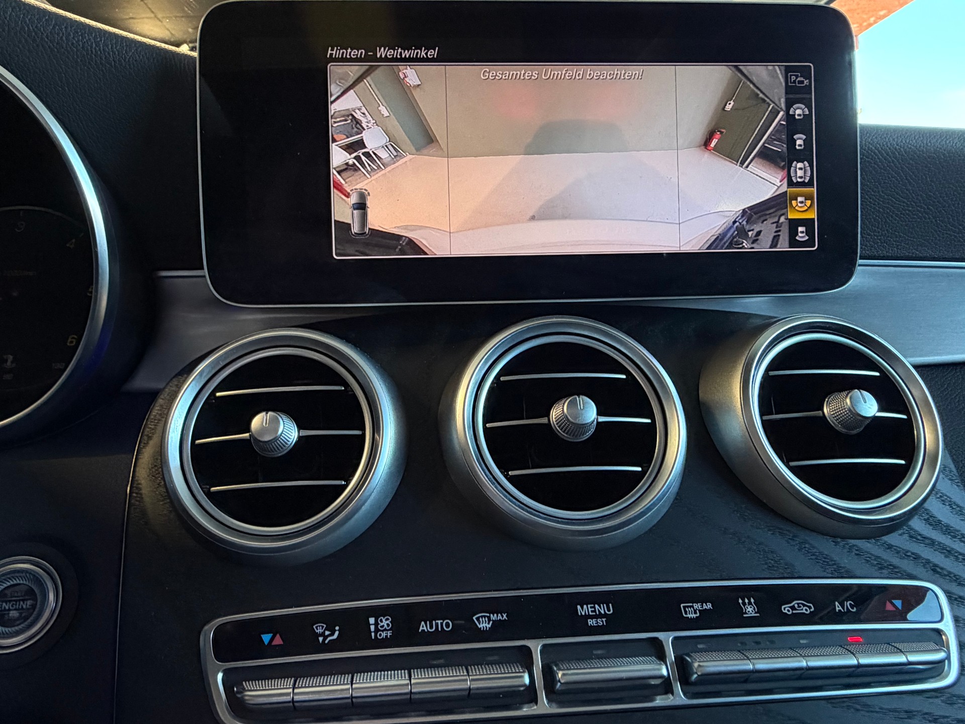 MERCEDES-BENZ C 220 d 4Matic 9G-Tronic *CH-Fahrzeug*STANDHEIZUNG*Panoramadach*-image-23