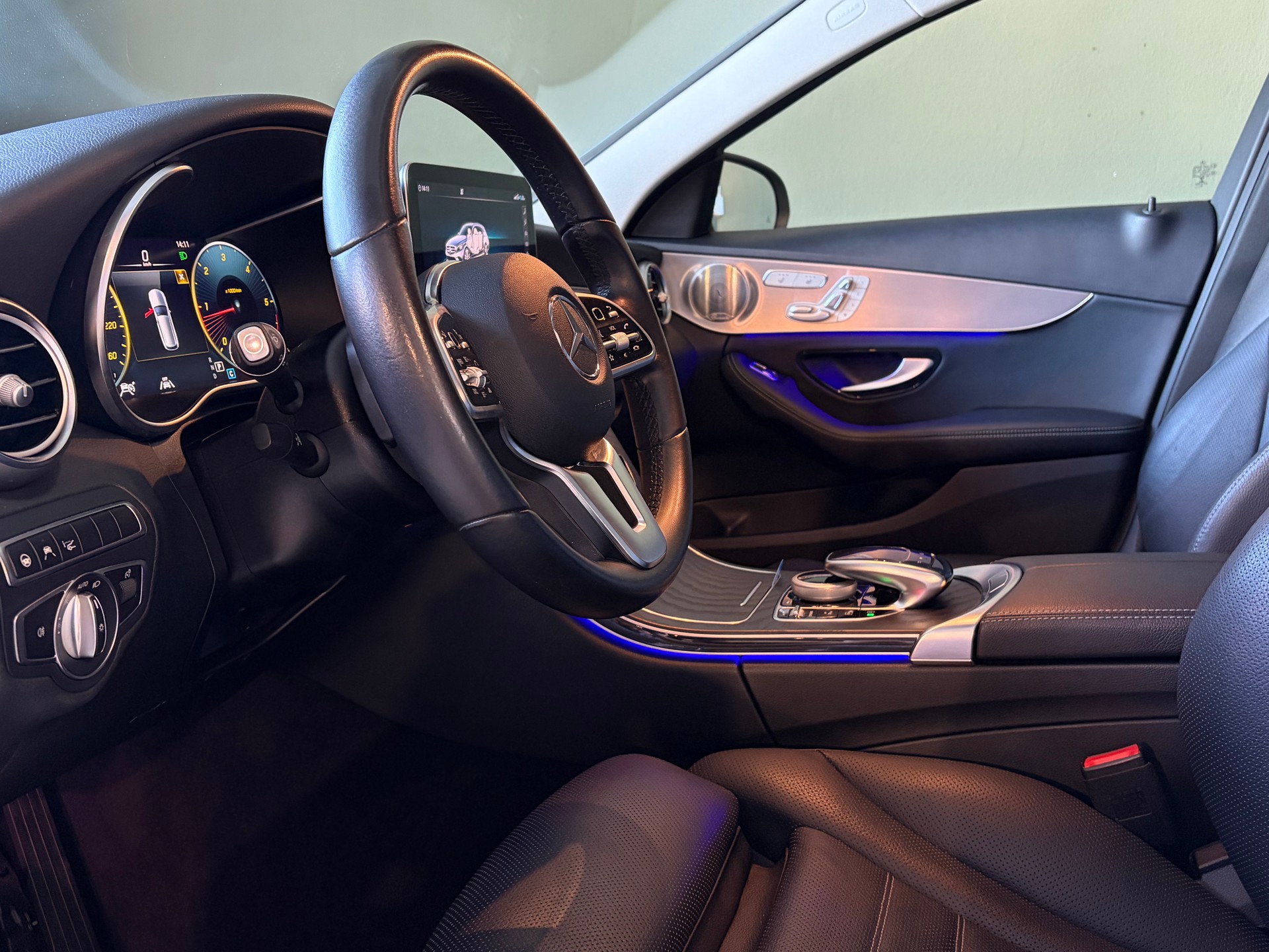 MERCEDES-BENZ C 220 d 4Matic 9G-Tronic *CH-Fahrzeug*STANDHEIZUNG*Panoramadach*-image-28