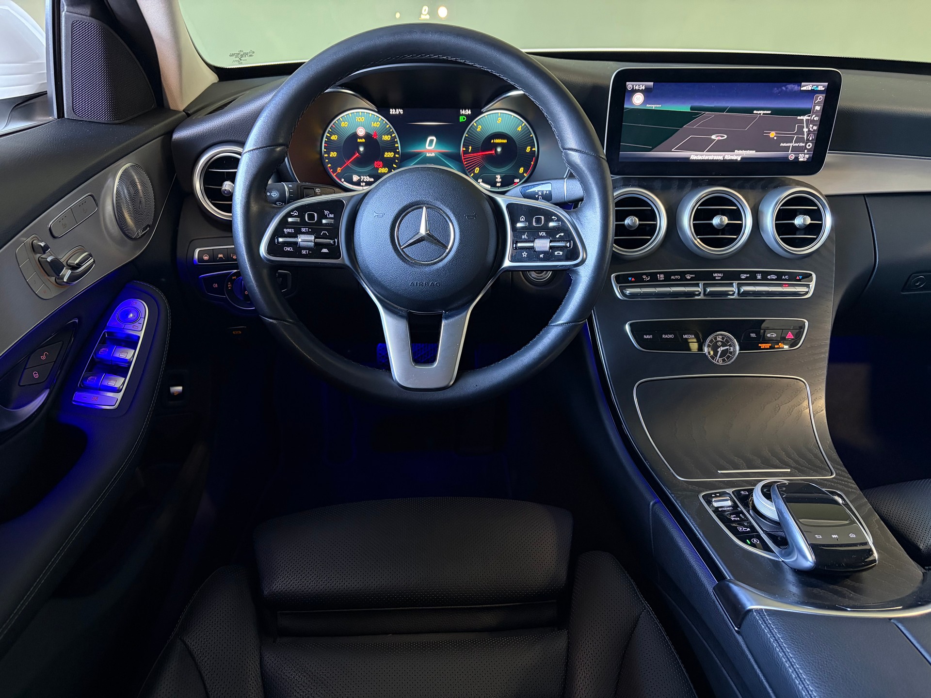 MERCEDES-BENZ C 220 d 4Matic 9G-Tronic *CH-Fahrzeug*STANDHEIZUNG*Panoramadach*-image-10