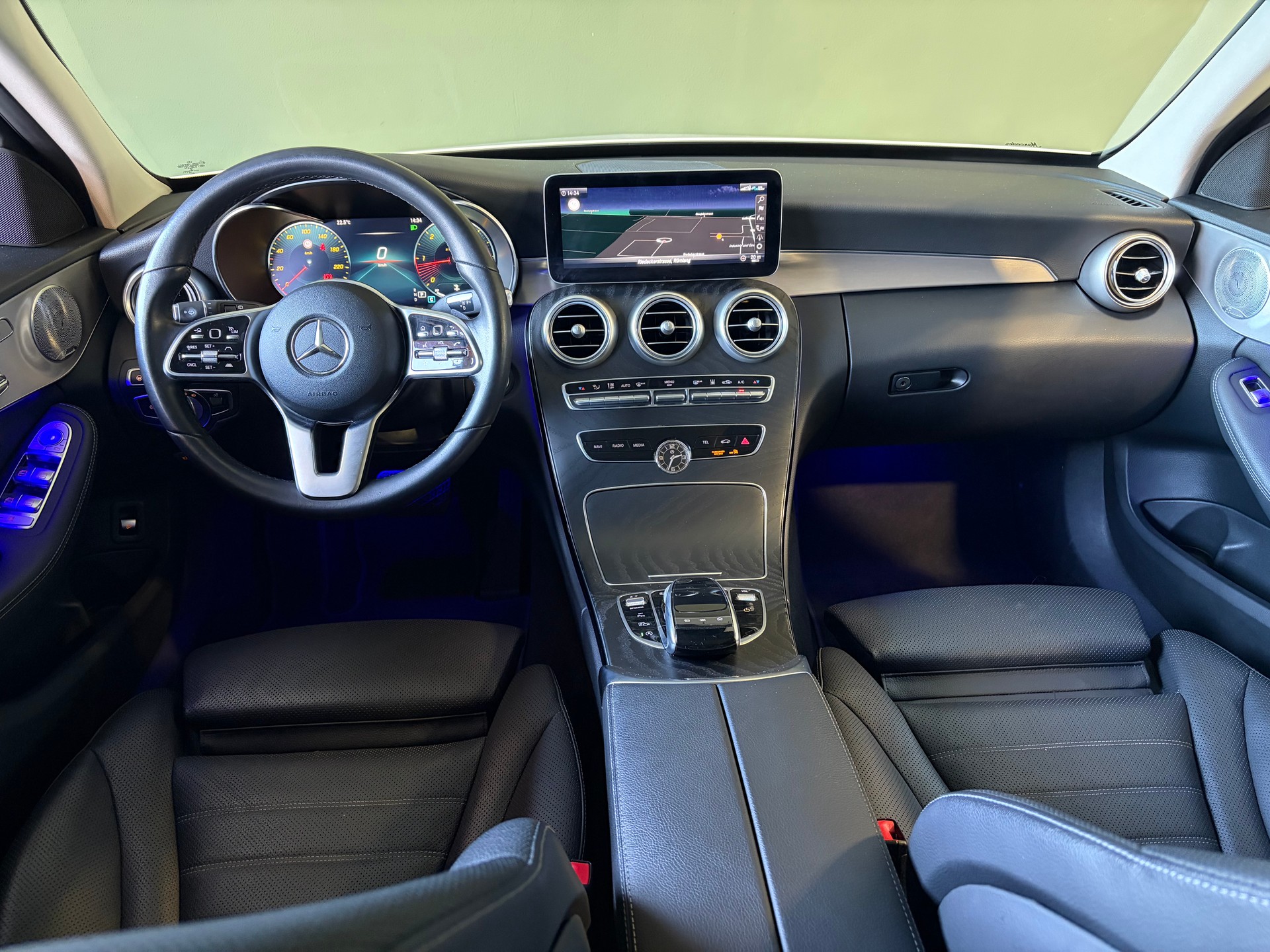 MERCEDES-BENZ C 220 d 4Matic 9G-Tronic *CH-Fahrzeug*STANDHEIZUNG*Panoramadach*-image-7