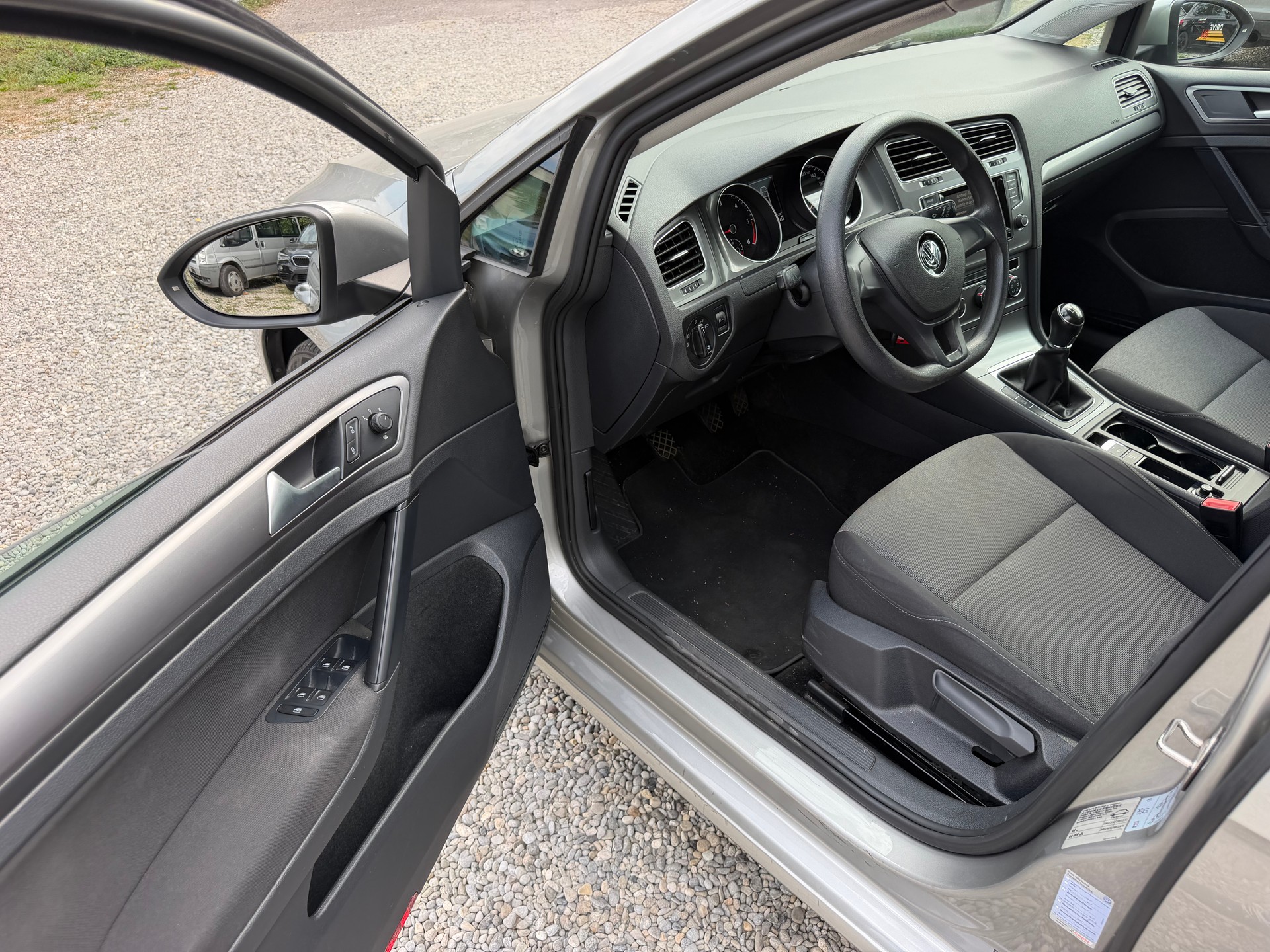 VW Golf 1.6 TDI Comfortline 4Motion-image-5
