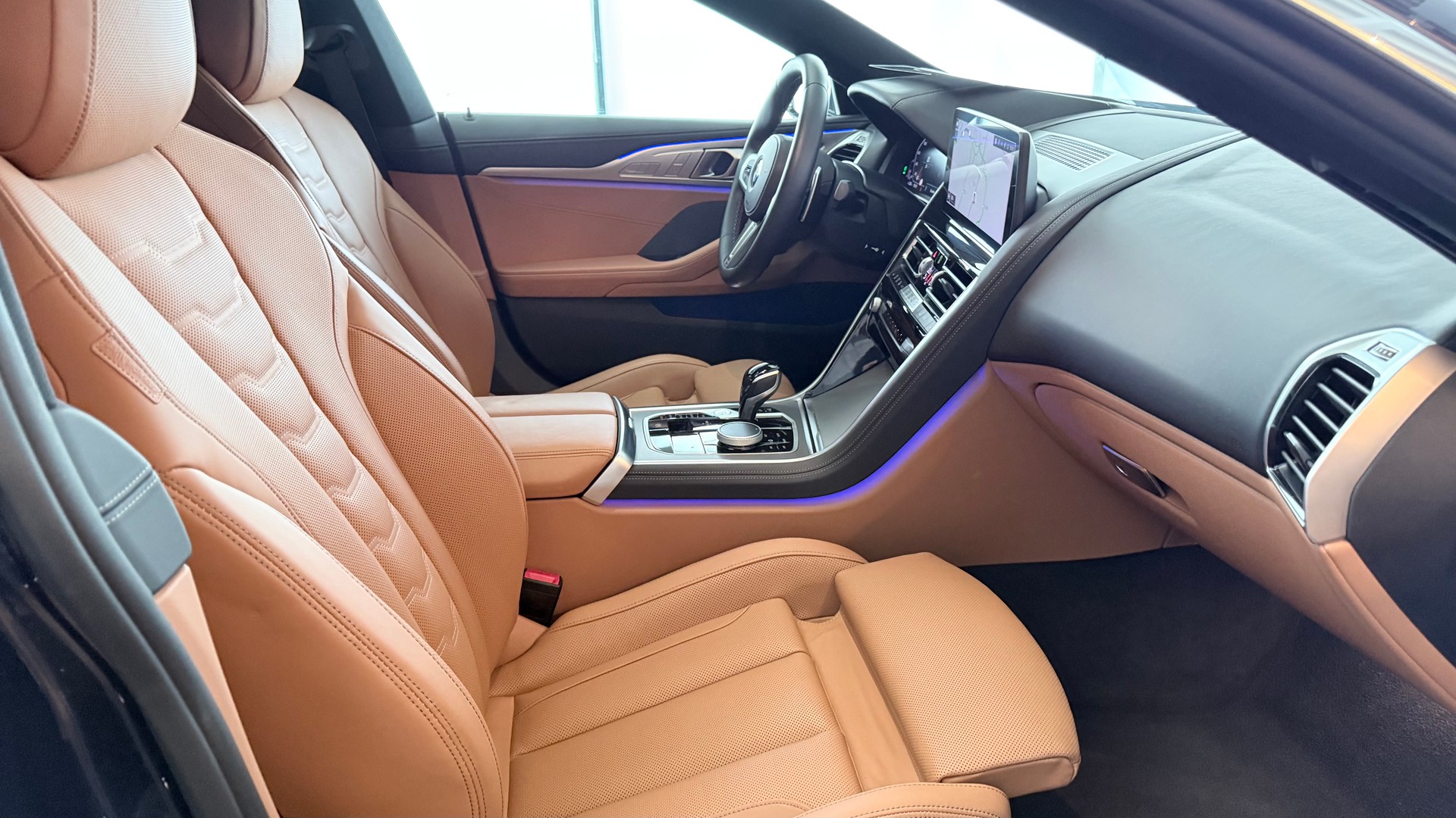 BMW M850i xDrive Gran Coupé-image-24