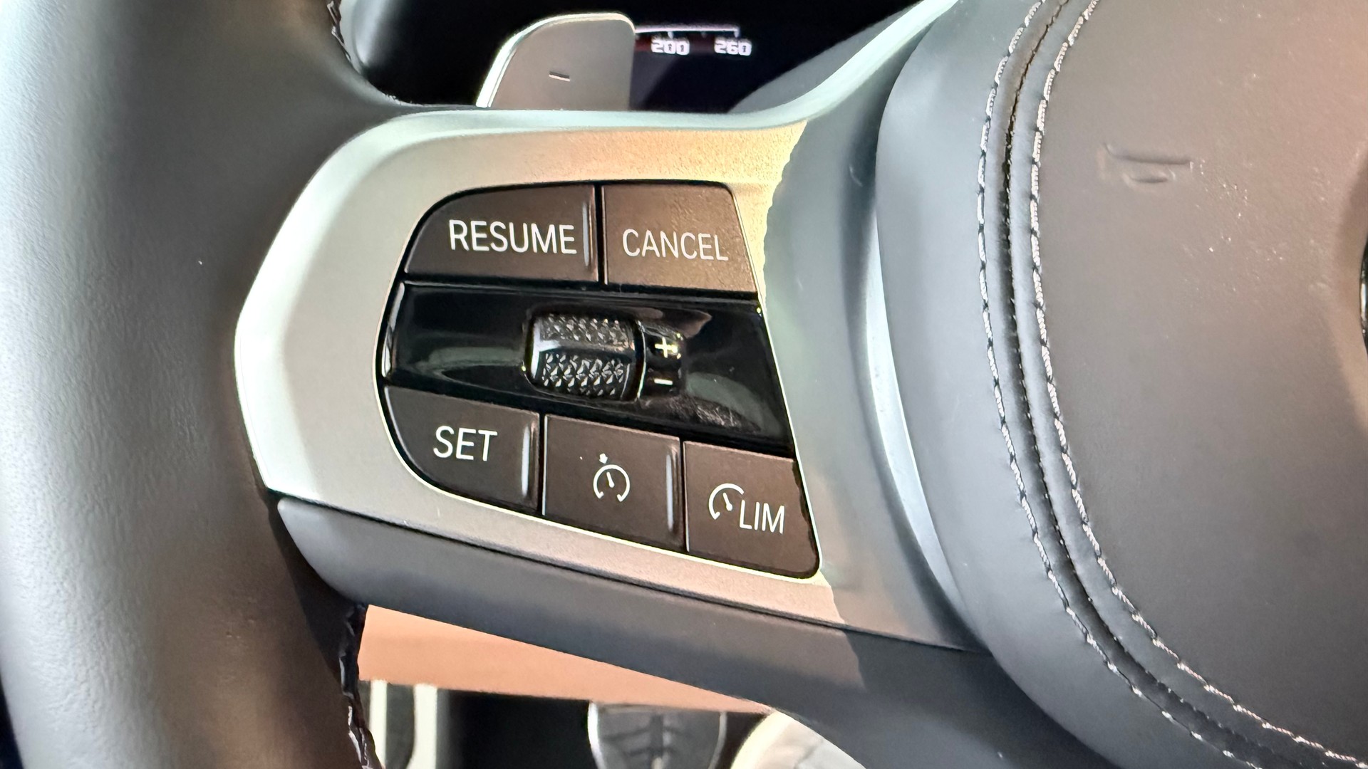 BMW M850i xDrive Gran Coupé-image-13