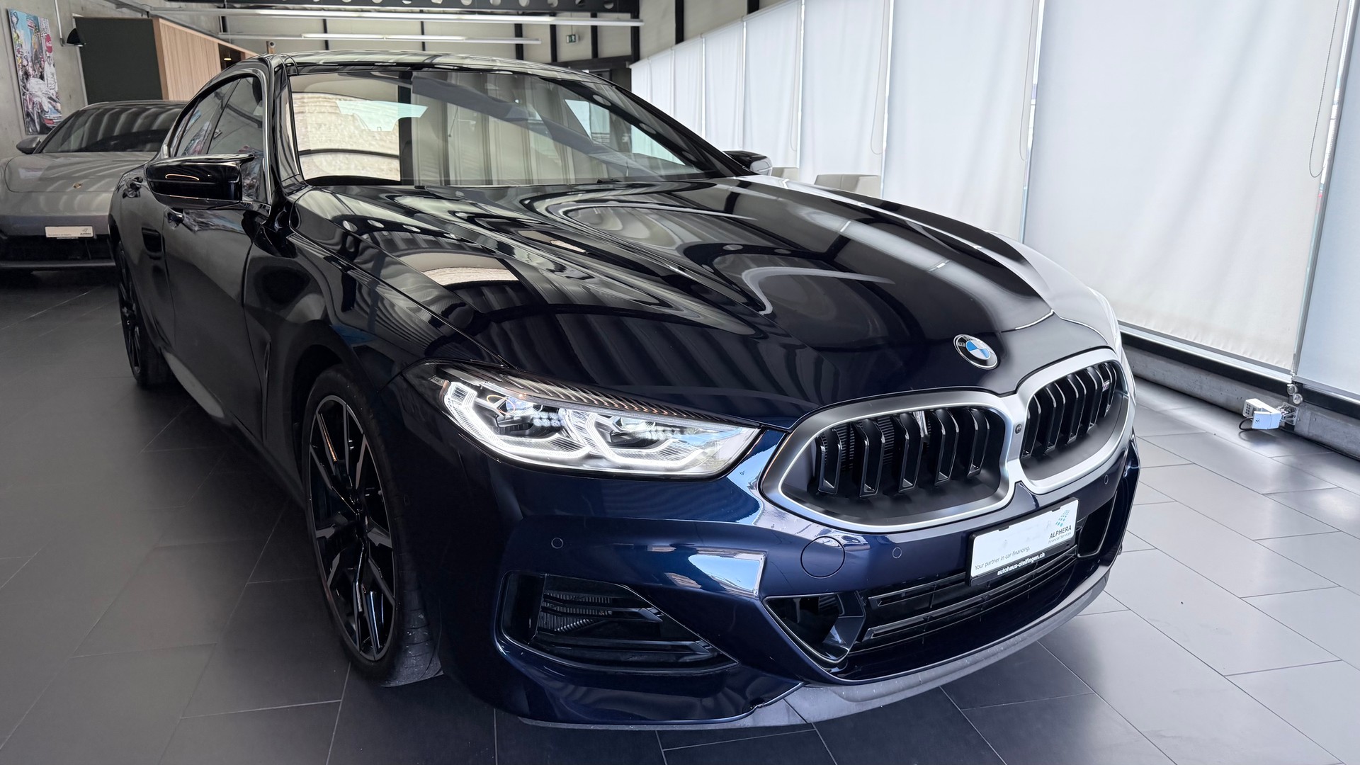 BMW M850i xDrive Gran Coupé-image-2