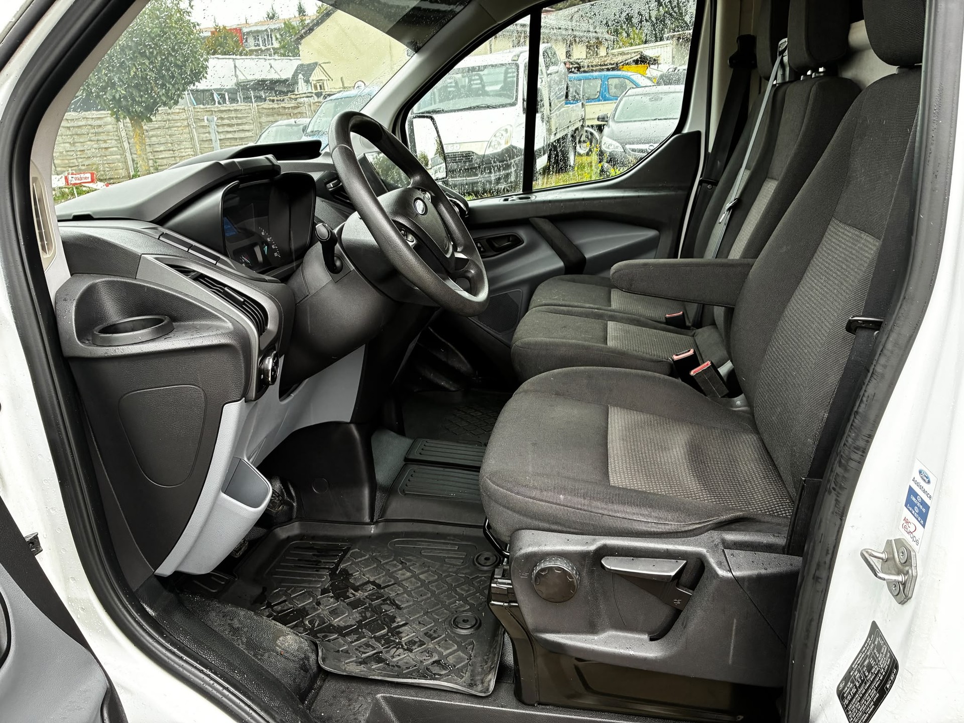 FORD Transit Custom Van 250 L1H1 Startup-image-5