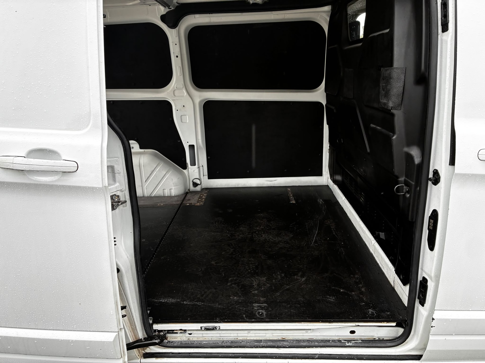 FORD Transit Custom Van 250 L1H1 Startup-image-3