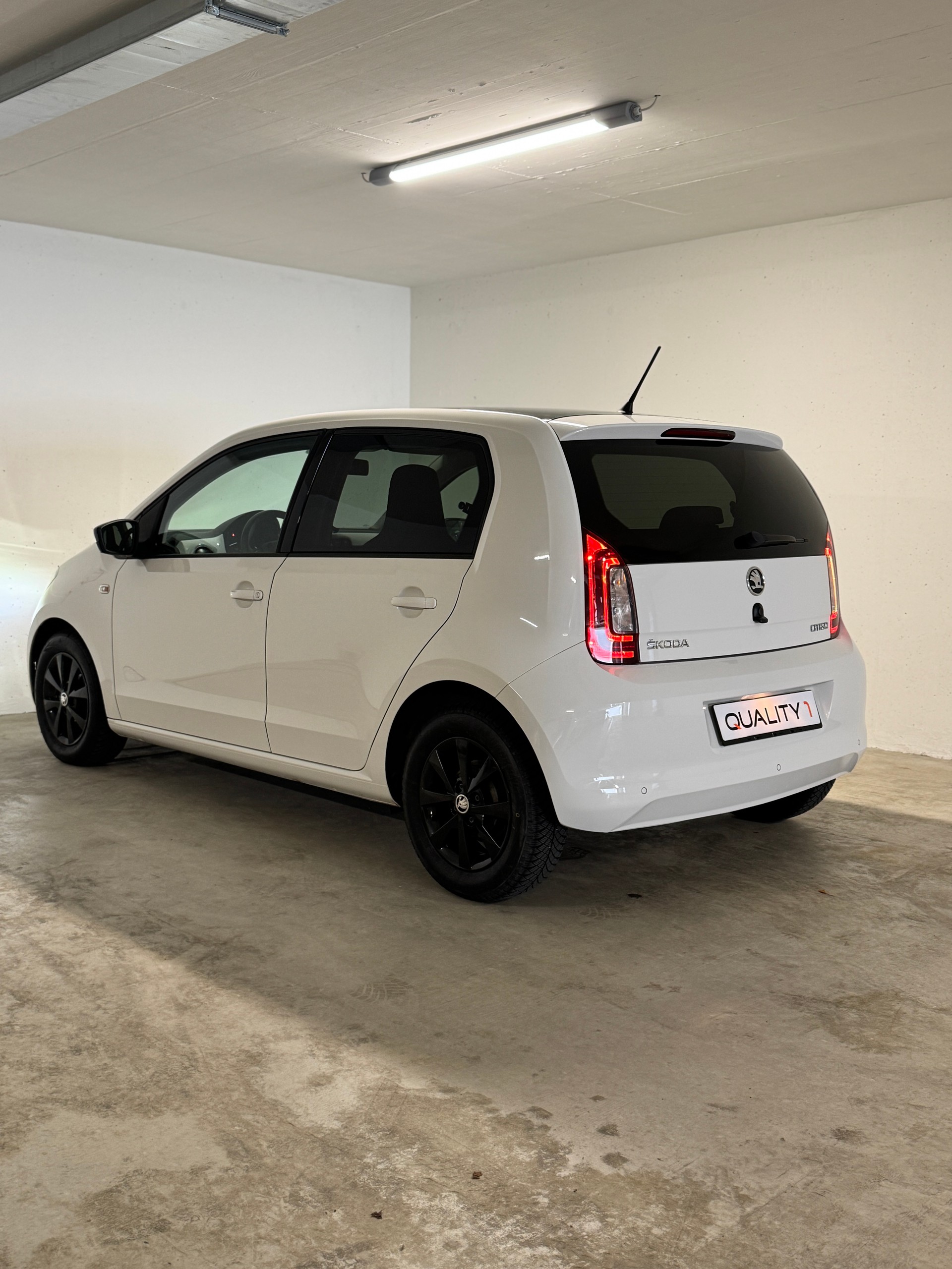 SKODA Citigo 1.0 MPI GrT Style-image-4