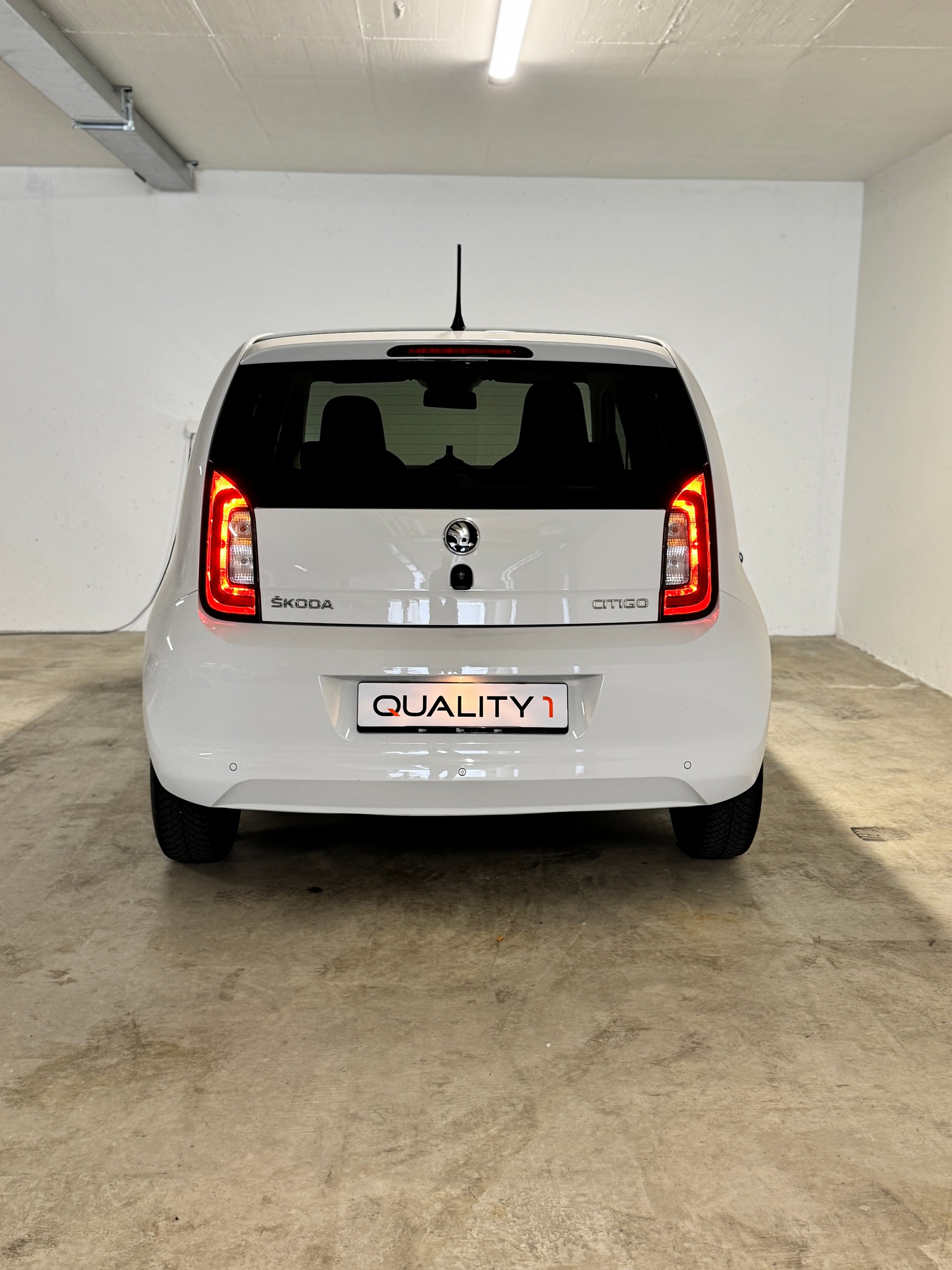 SKODA Citigo 1.0 MPI GrT Style-image-3
