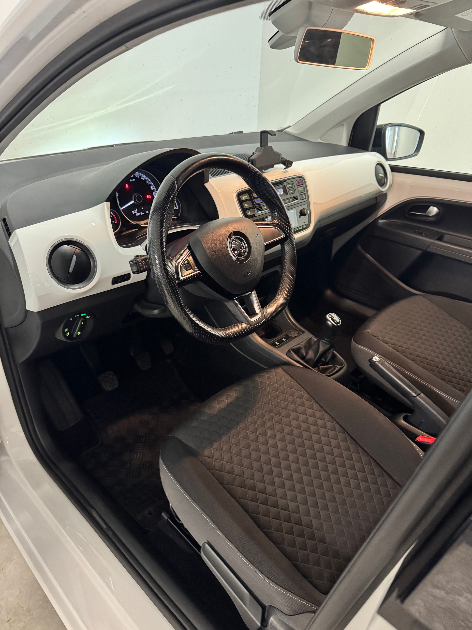 SKODA Citigo 1.0 MPI GrT Style-image-5
