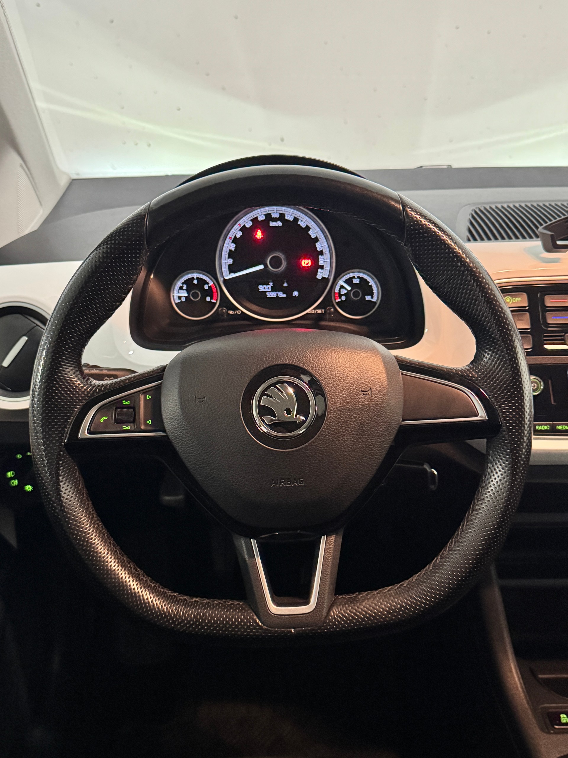 SKODA Citigo 1.0 MPI GrT Style-image-9