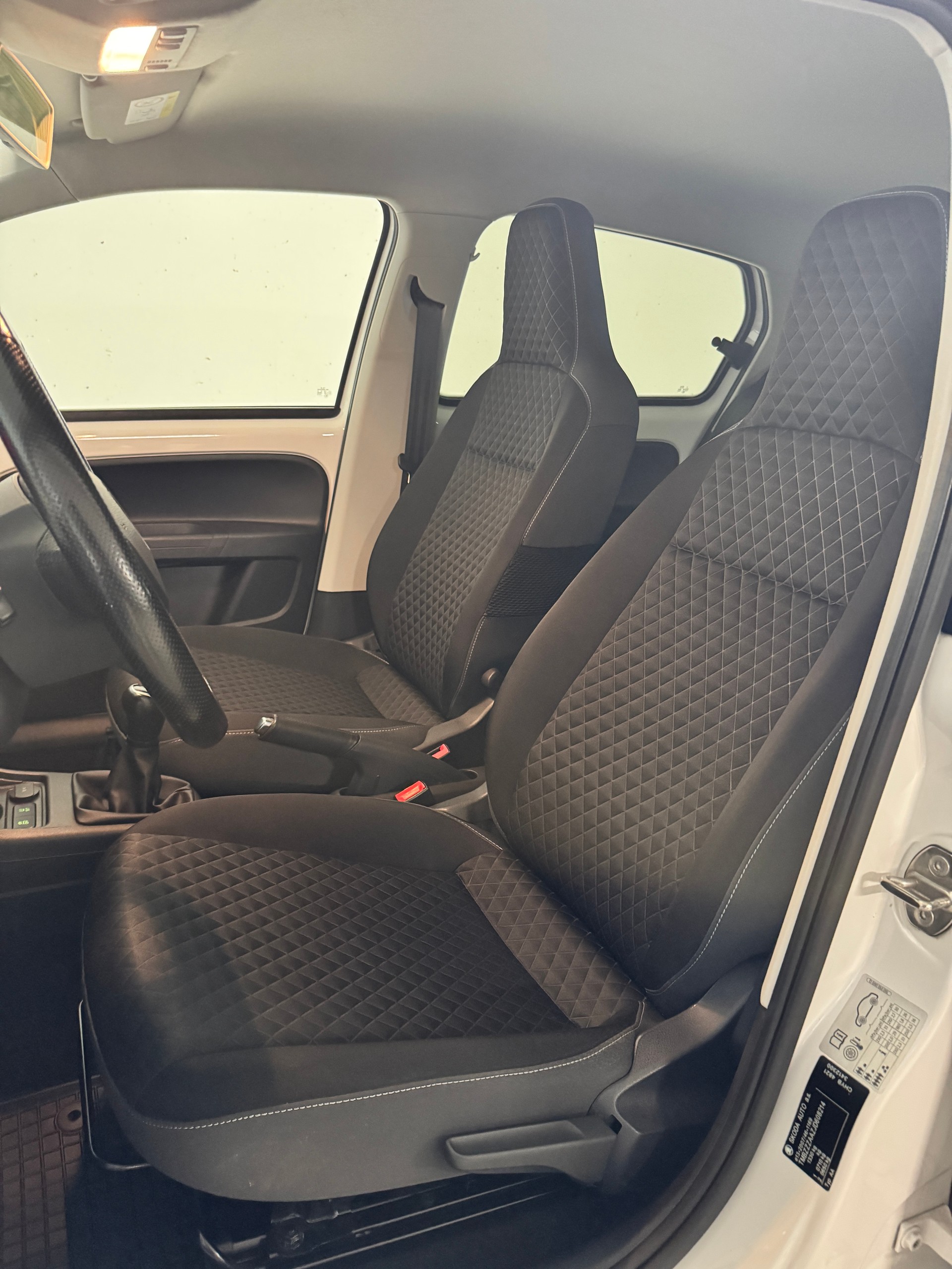 SKODA Citigo 1.0 MPI GrT Style-image-6