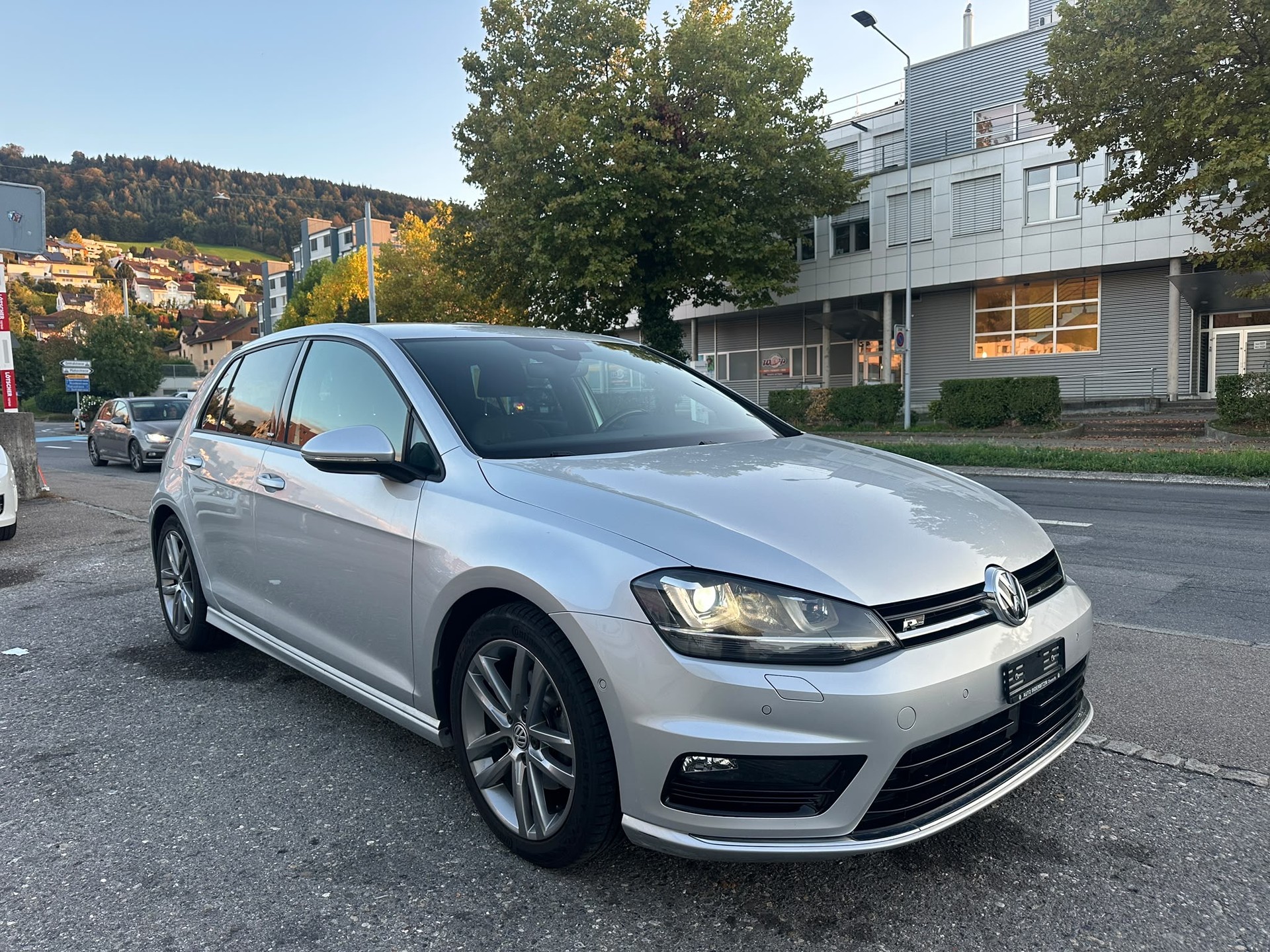 VW Golf 2.0 TDI Lounge R-Line 4Motion
