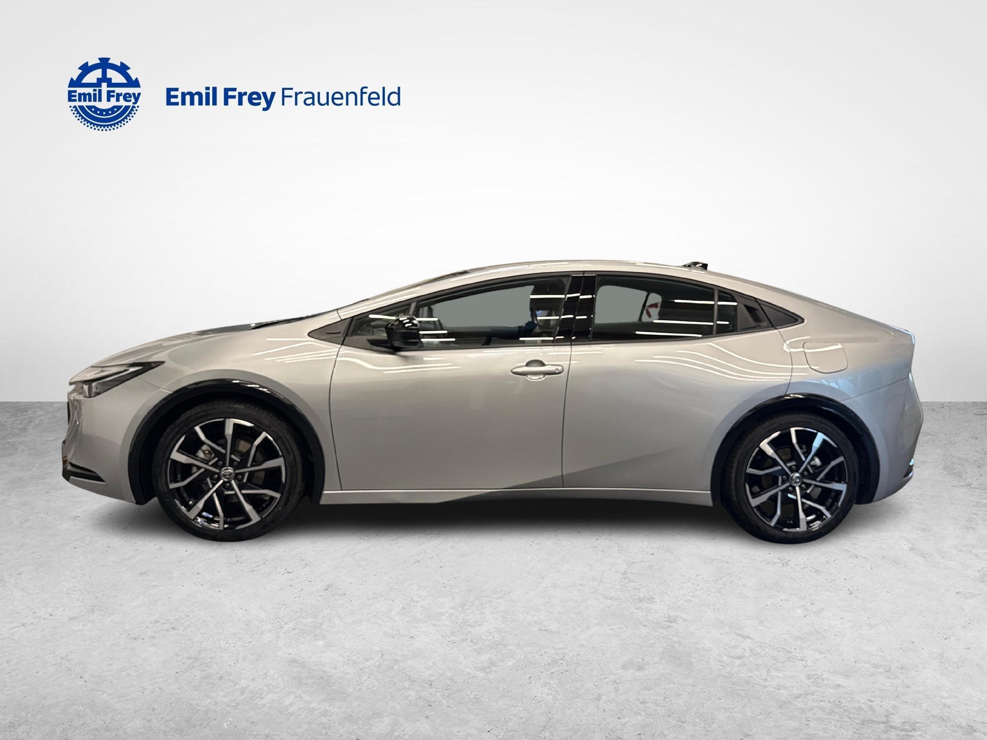 TOYOTA Prius 2.0 Plug-In-Hybrid Style-image-1