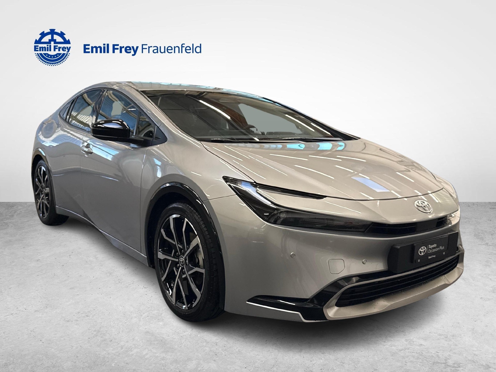 TOYOTA Prius 2.0 Plug-In-Hybrid Style-image-6