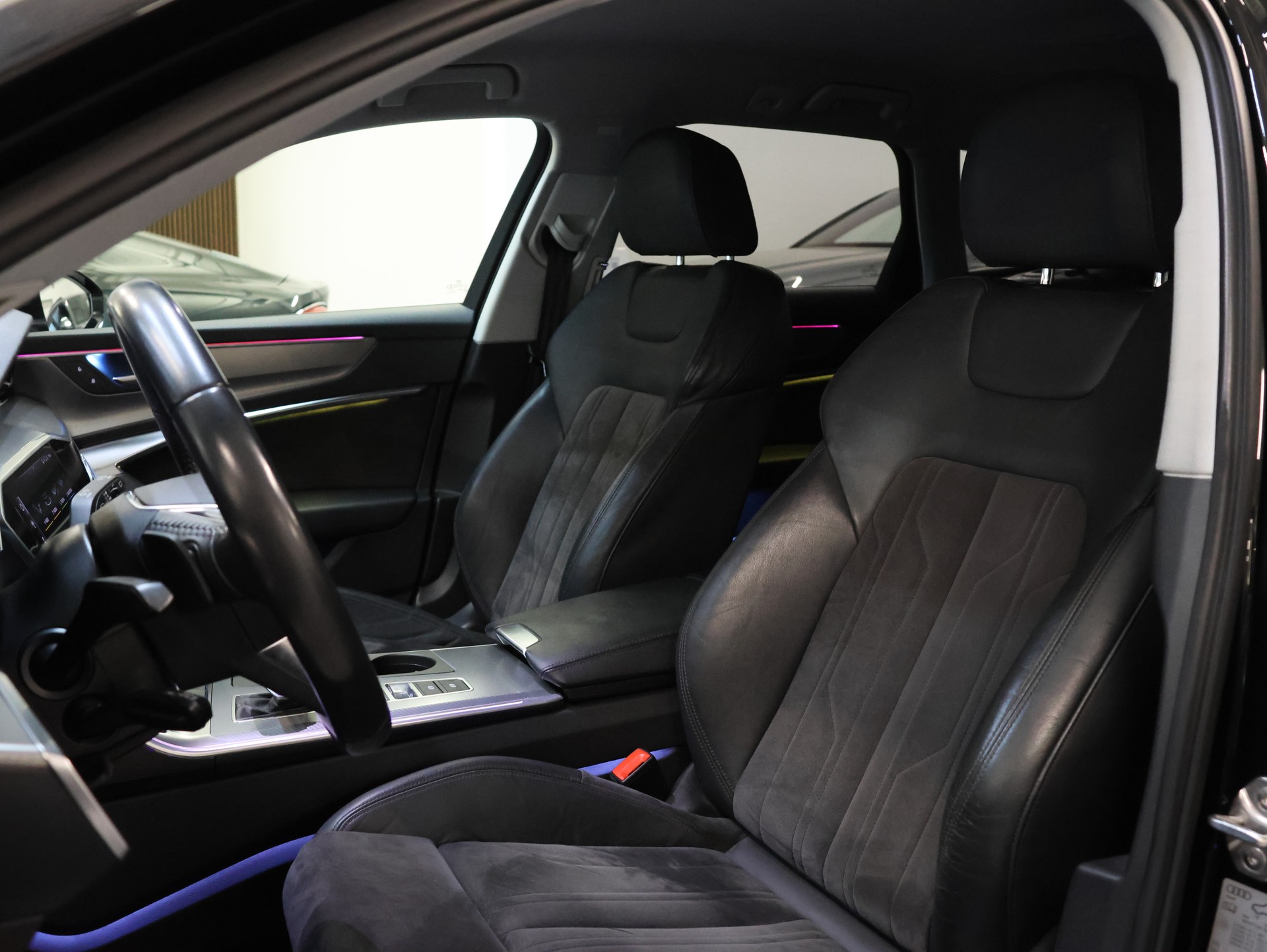 AUDI A6 Avant 40 TDI Sport S-tronic-image-14