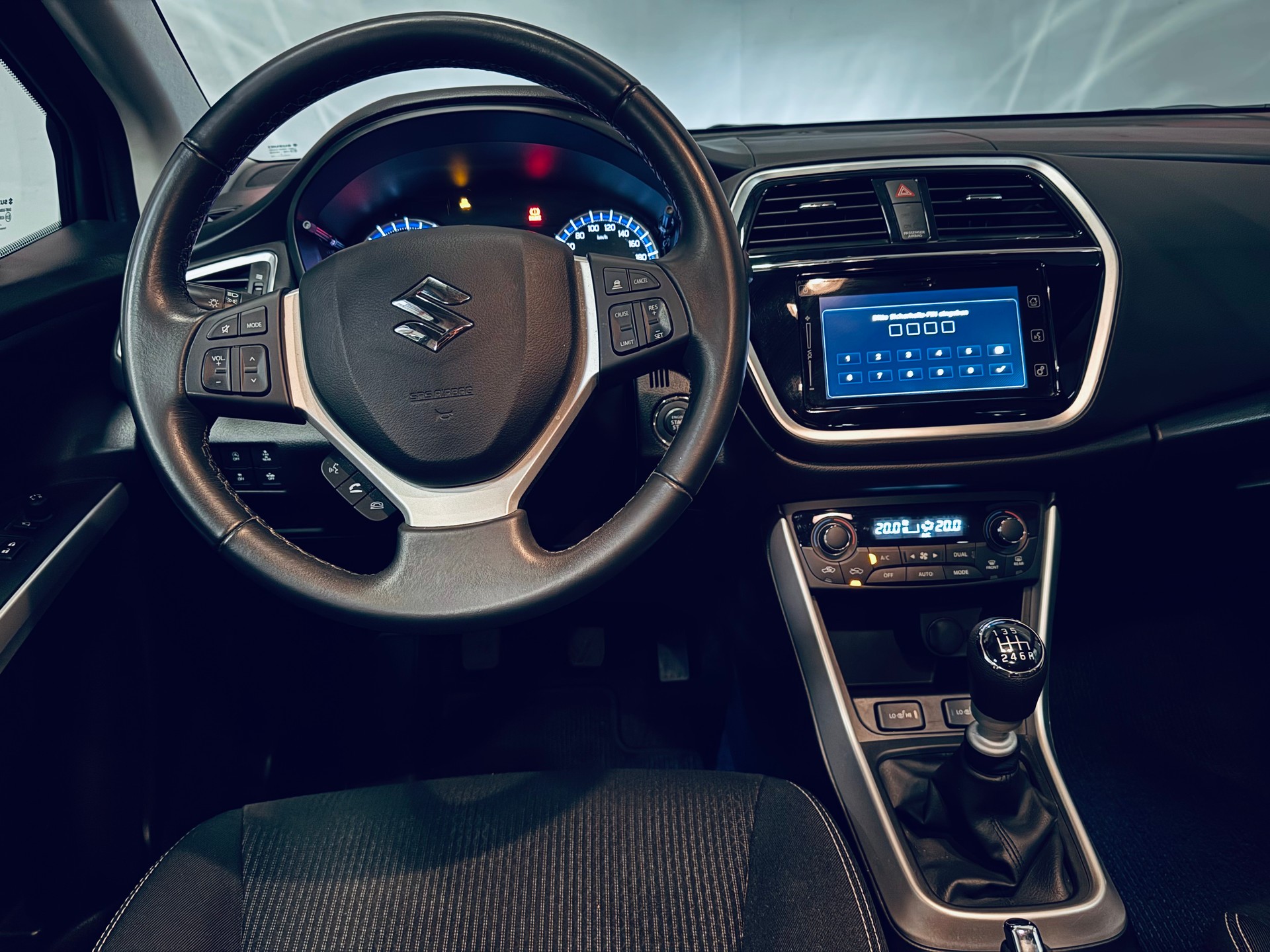 SUZUKI SX4 S-Cross 1.4 16V Compact+ Hybrid 4WD-image-14