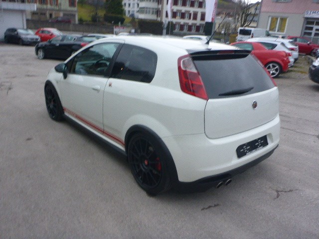 FIAT Punto 1.4 16V Turbo Abarth-image-2