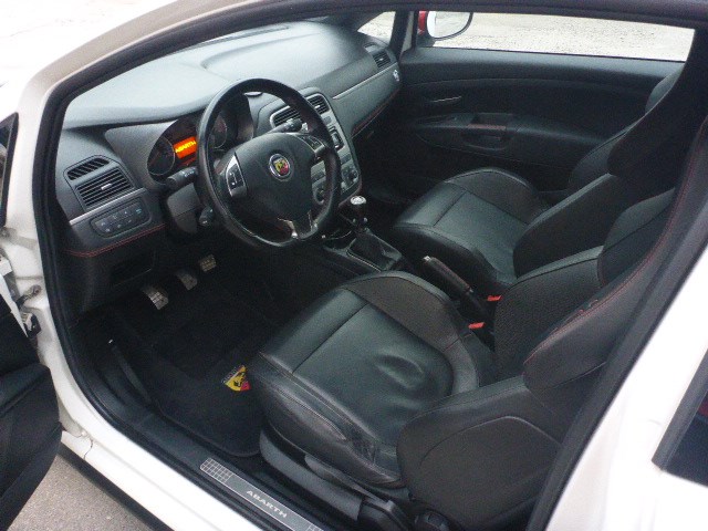 FIAT Punto 1.4 16V Turbo Abarth-image-5