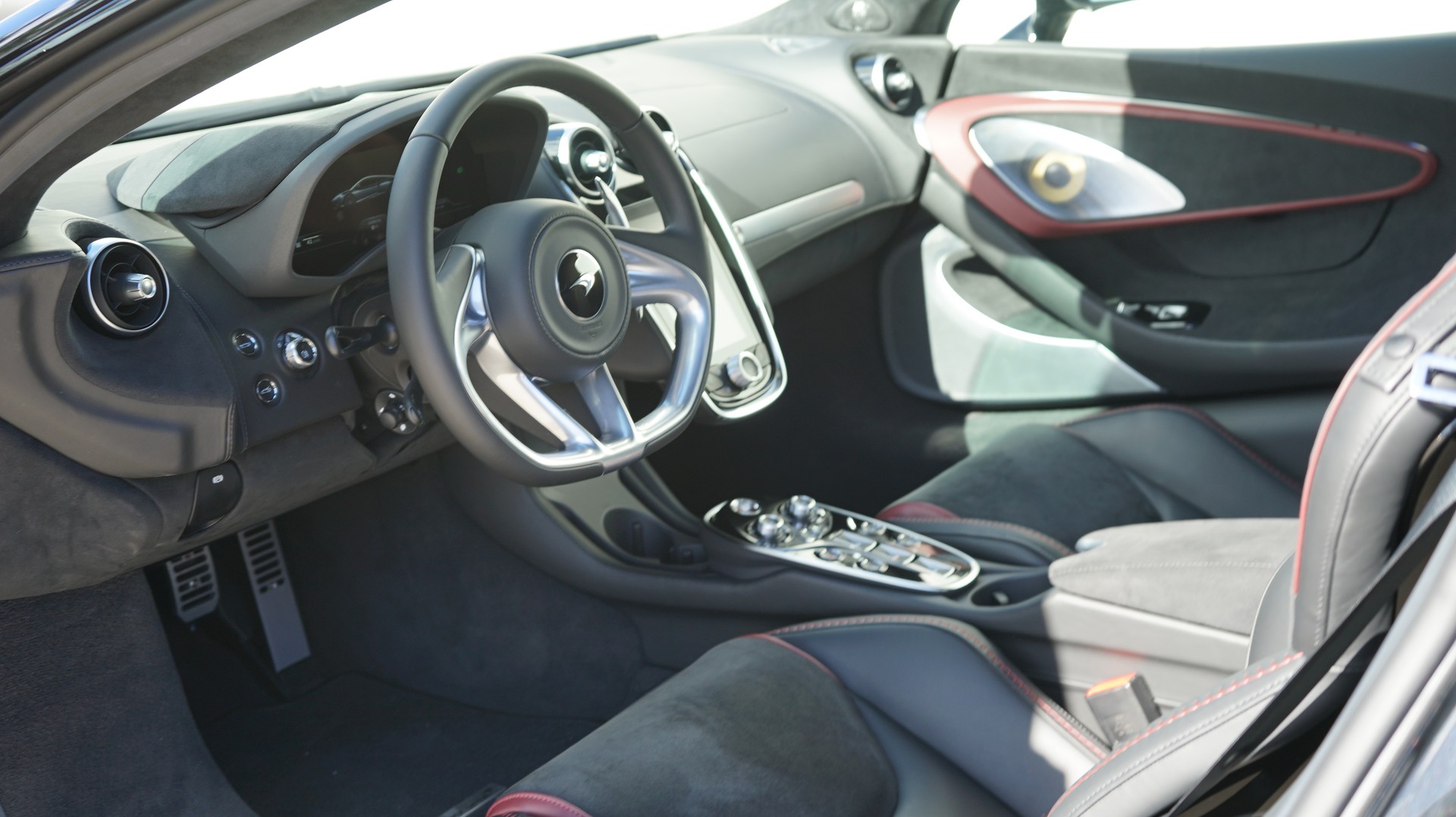 McLAREN Pioneer-image-9