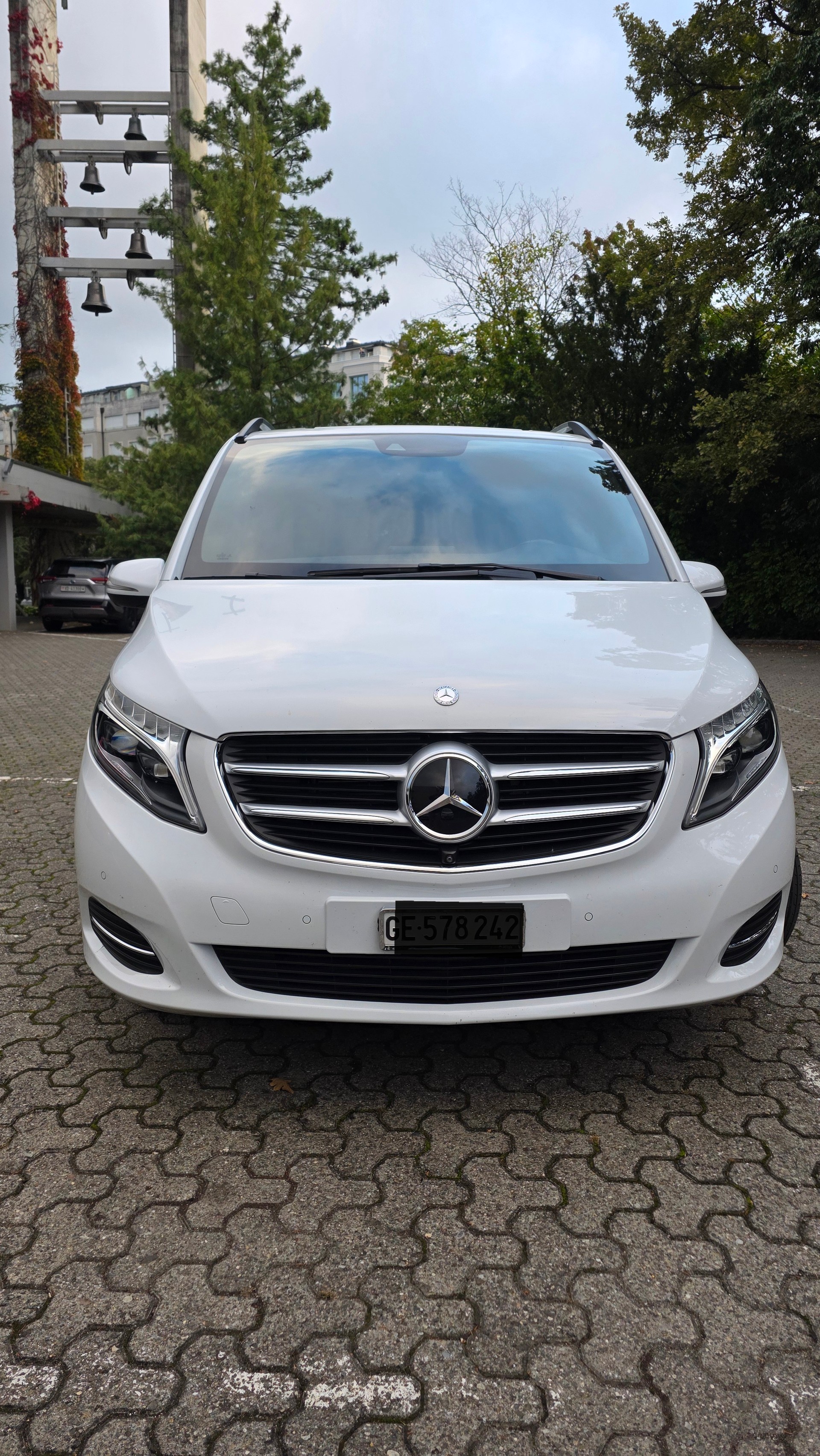 MERCEDES-BENZ V 250 d Swiss Edition lang 4Matic 7G-Tronic-image-2