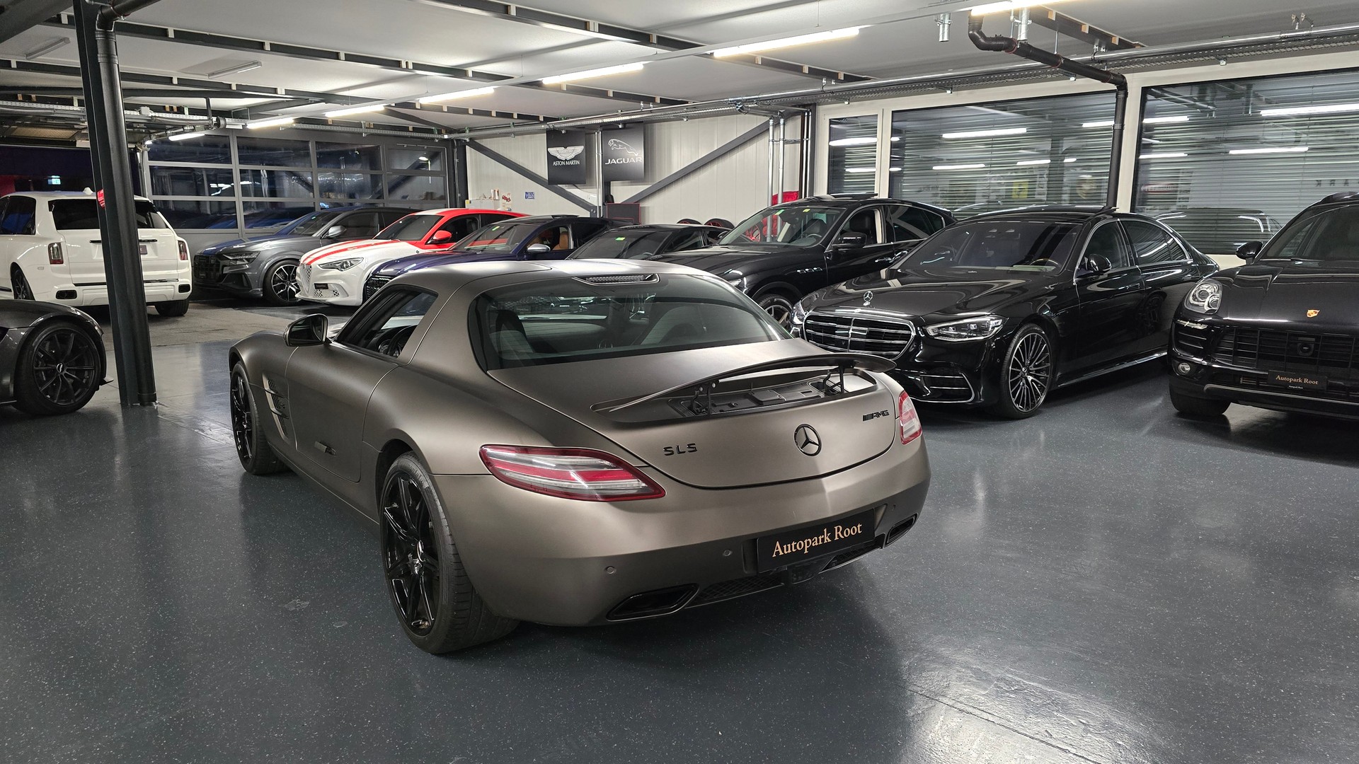 MERCEDES-BENZ SLS 63 AMG Speedshift-image-6