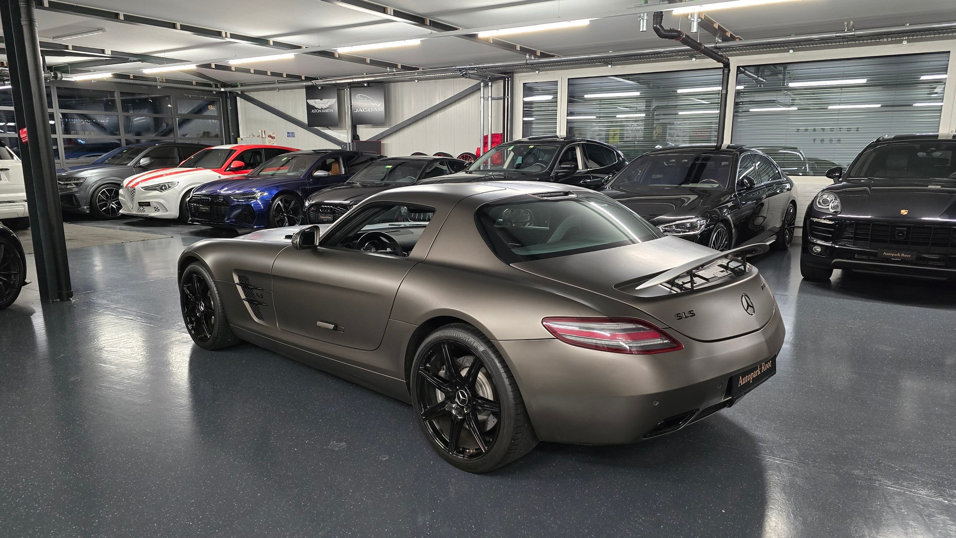 MERCEDES-BENZ SLS 63 AMG Speedshift-image-7