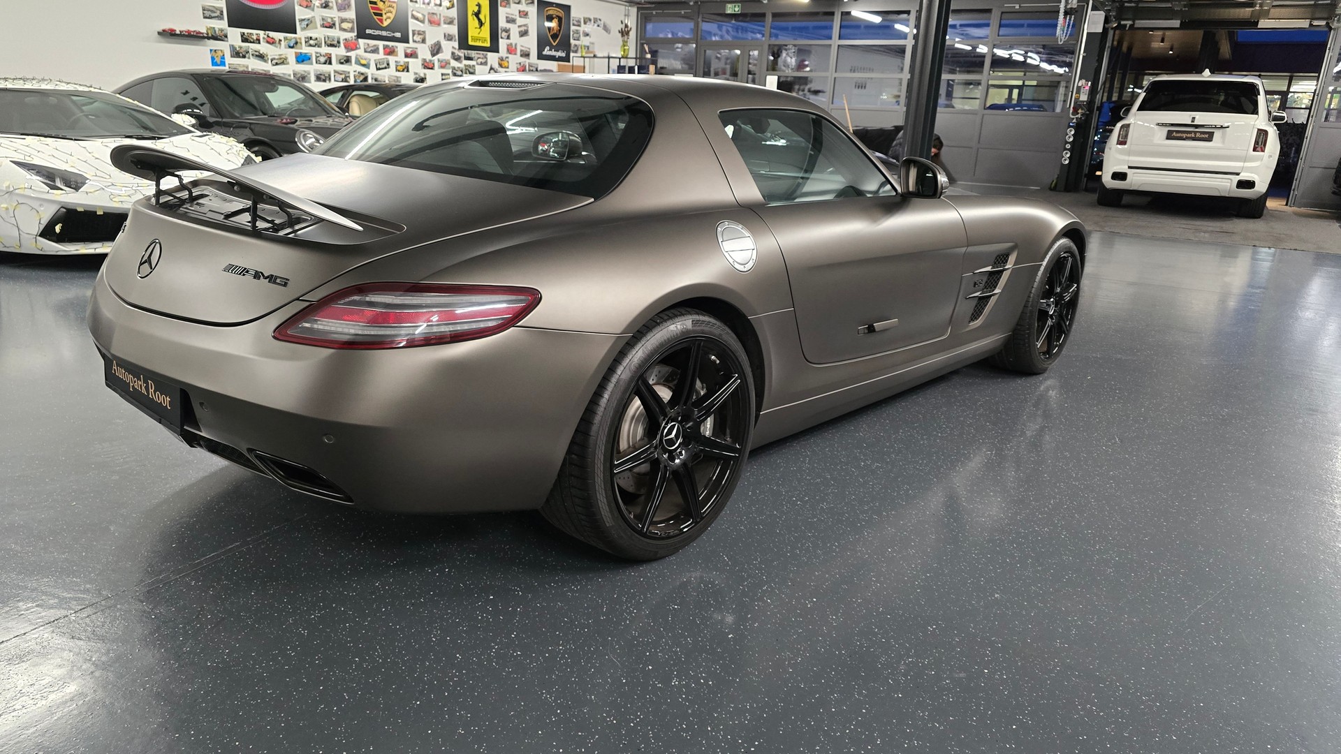 MERCEDES-BENZ SLS 63 AMG Speedshift-image-5