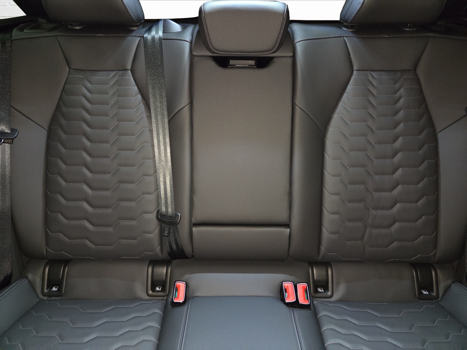 AUDI A6 Avant e-tron quattro-image-7
