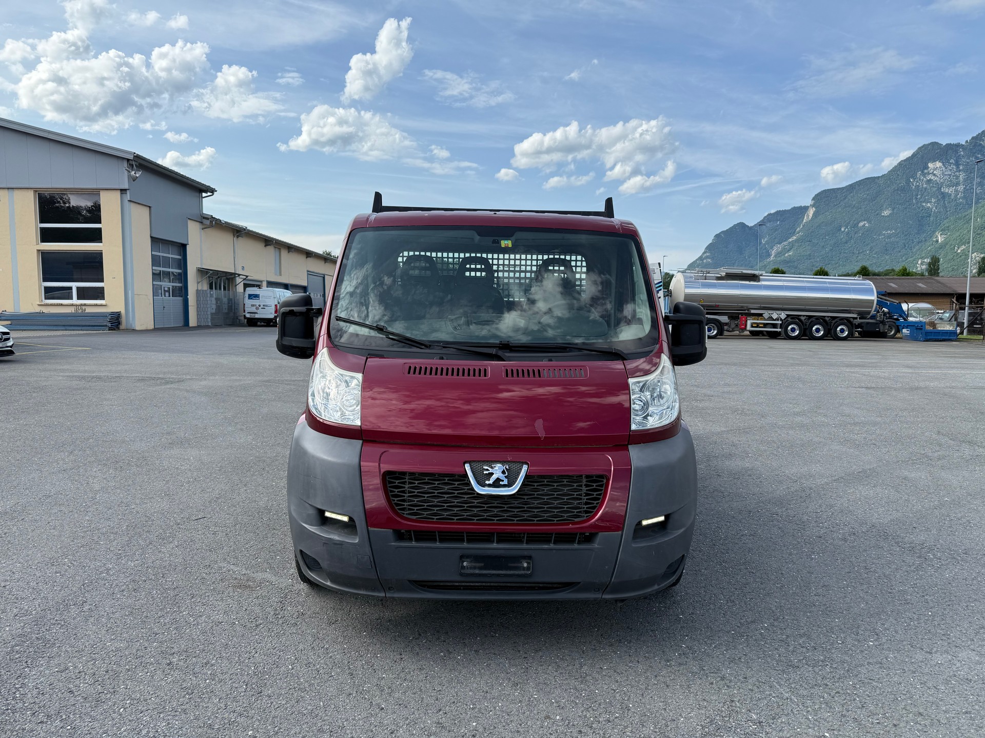 PEUGEOT Boxer 2.2 HDI 335 L2-image-1