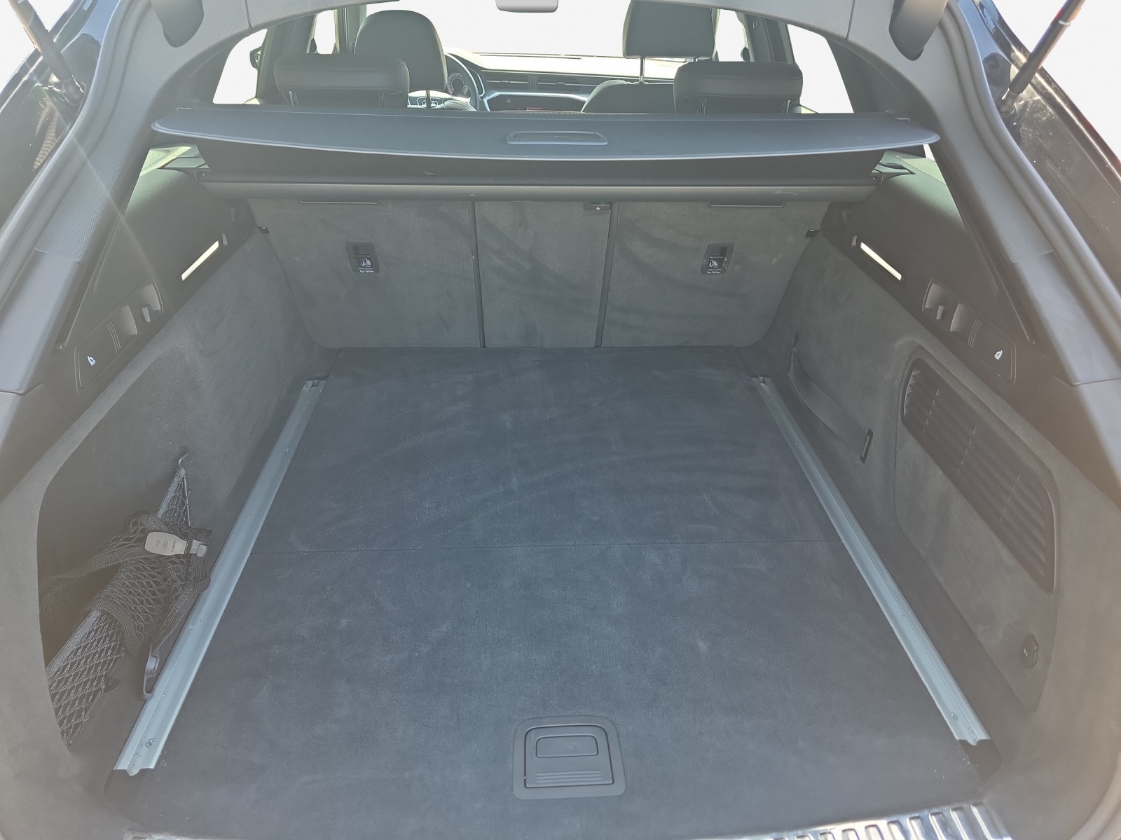 AUDI A6 Avant 45 TFSI Sport S-tronic quattro-image-12