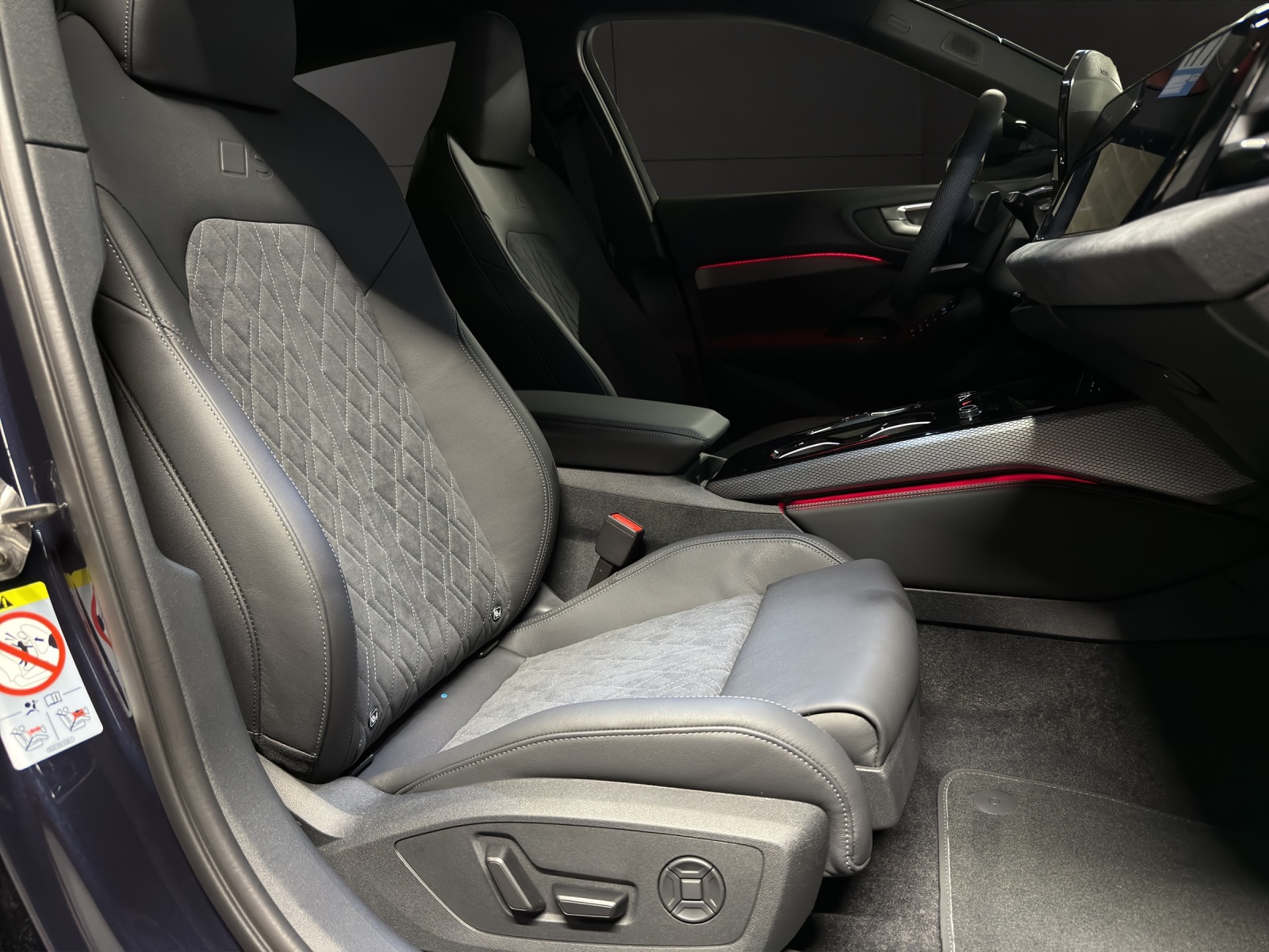 AUDI A5 Avant TFSI quattro 150 kW S tronic-image-14