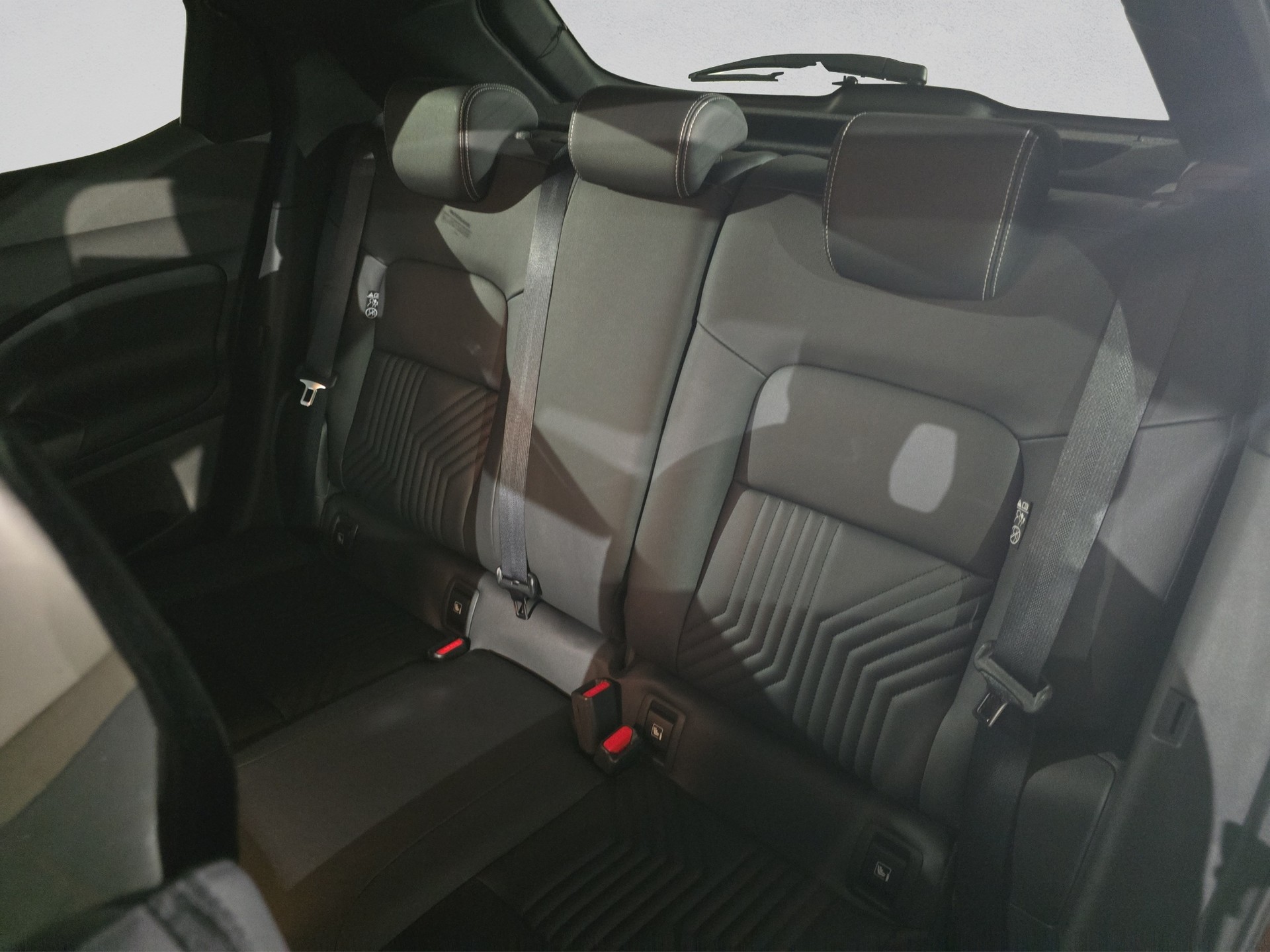 NISSAN Juke 1.6 FHEV Tekna-image-10