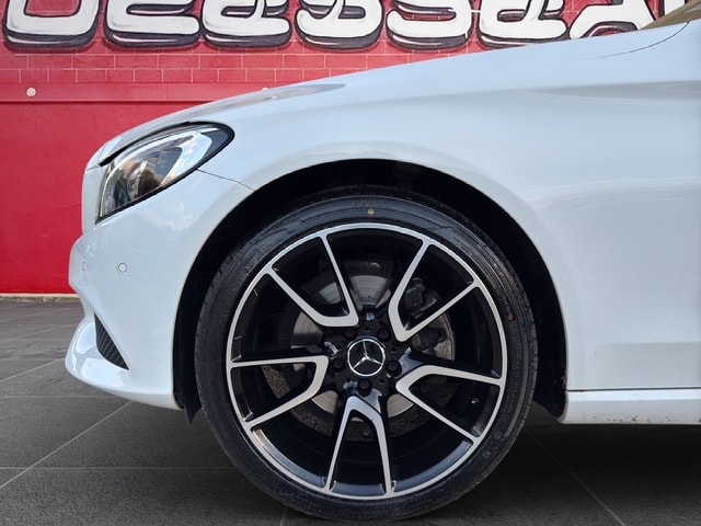 MERCEDES-BENZ C 200 Cabriolet 4Matic 9G-Tronic-image-24