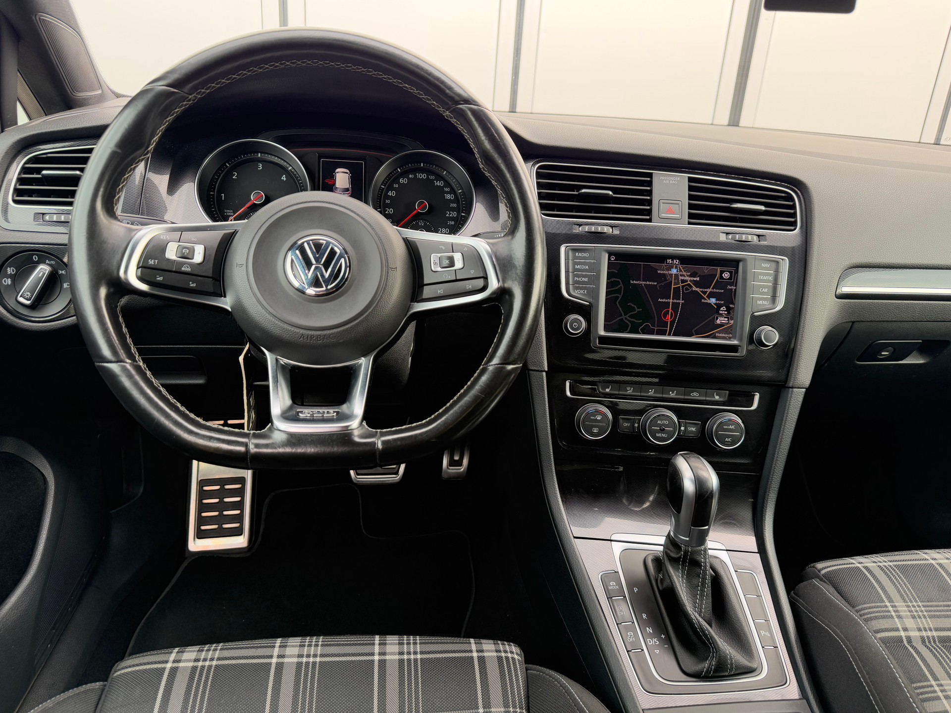 VW Golf 2.0 TDI GTD DSG-image-6