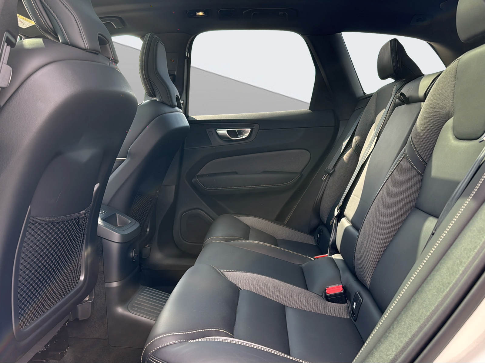 VOLVO XC60 2.0 T6 TE Xcentric eAWD-image-13