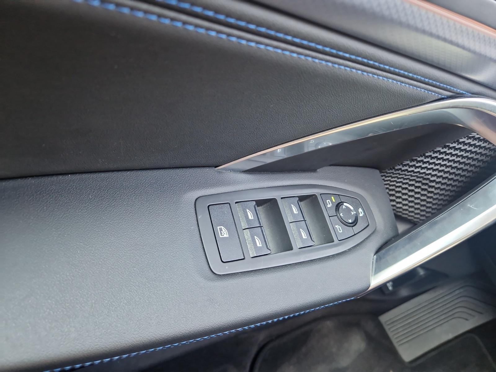BMW X1 xDrive 23i 48v M Sport (CH)-image-16