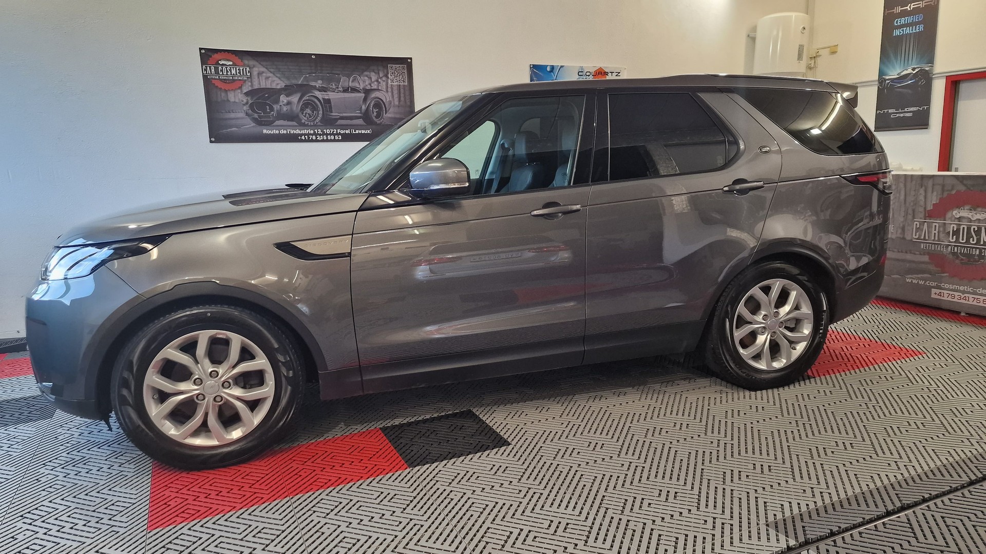 LAND ROVER Discovery 3.0 TD6 SE Automatic-image-2