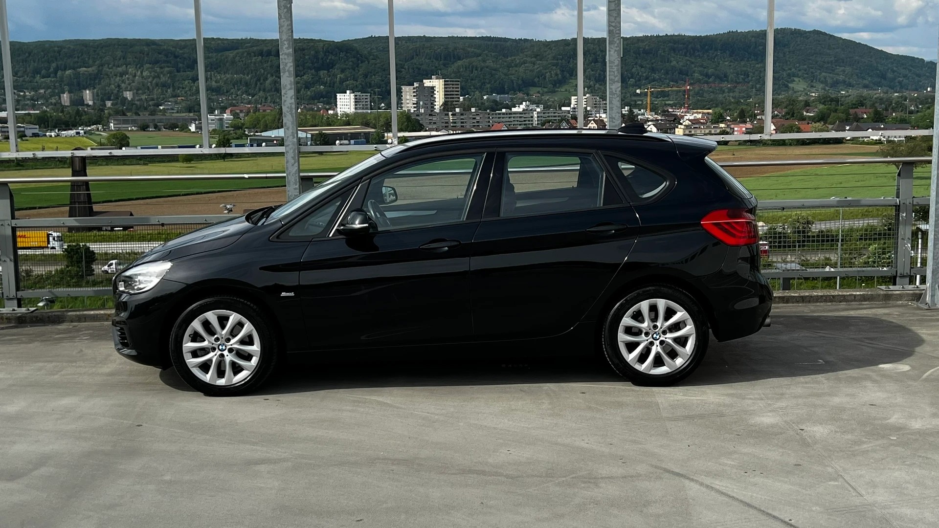 BMW 220i ACTIVE TOURER SPORT LINE STEPTRONIC l 192 PS-image-5