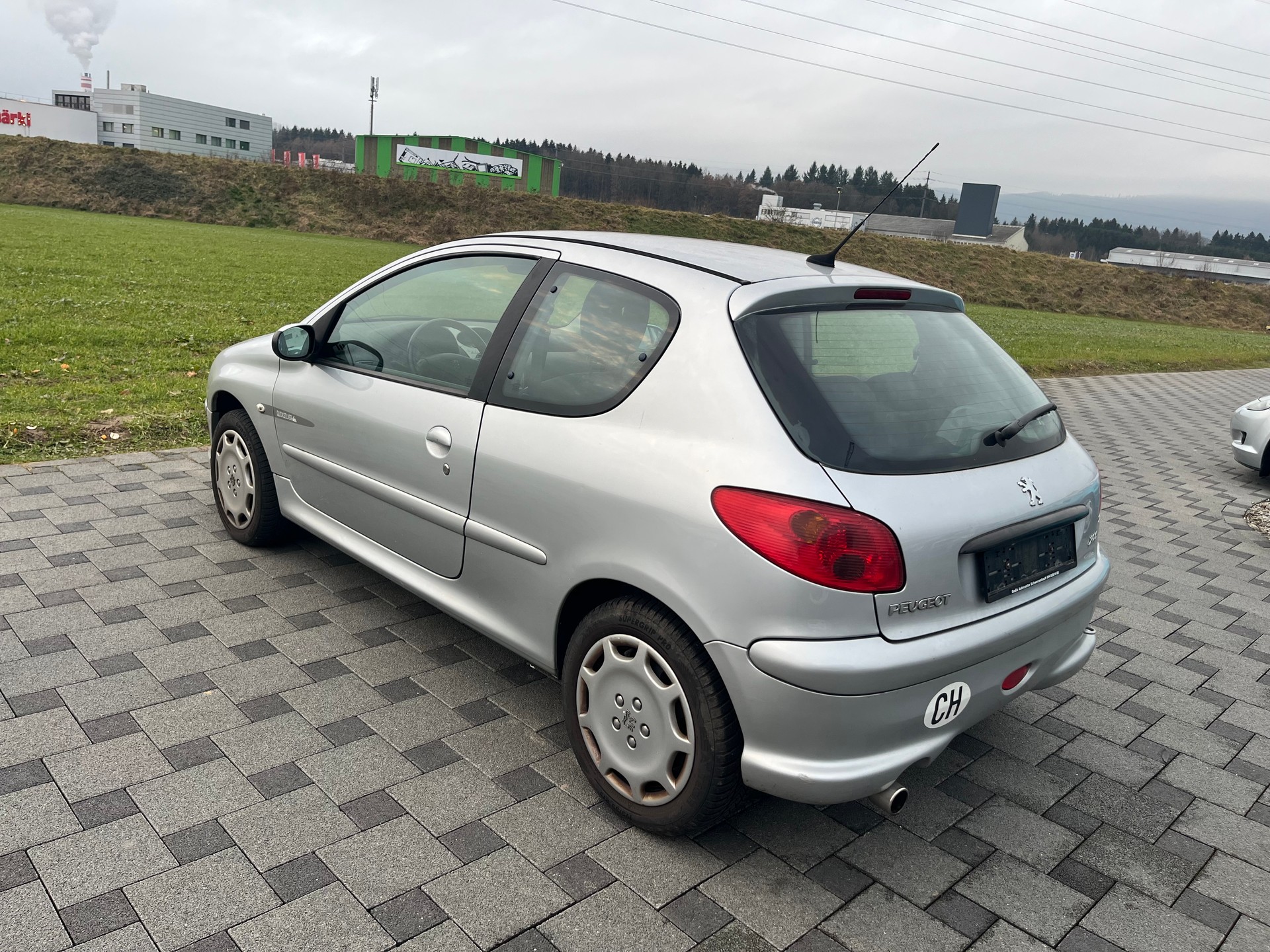 PEUGEOT 206 1.6 16V Quiksilver-image-5