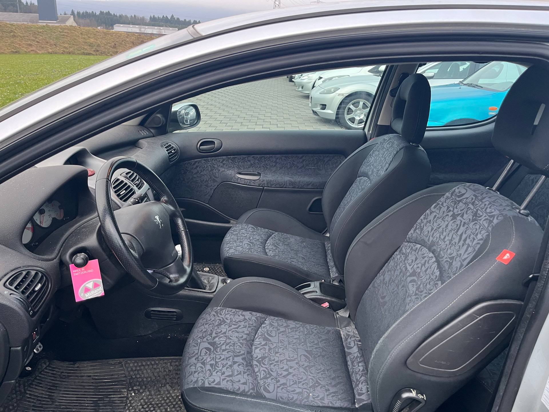 PEUGEOT 206 1.6 16V Quiksilver-image-8