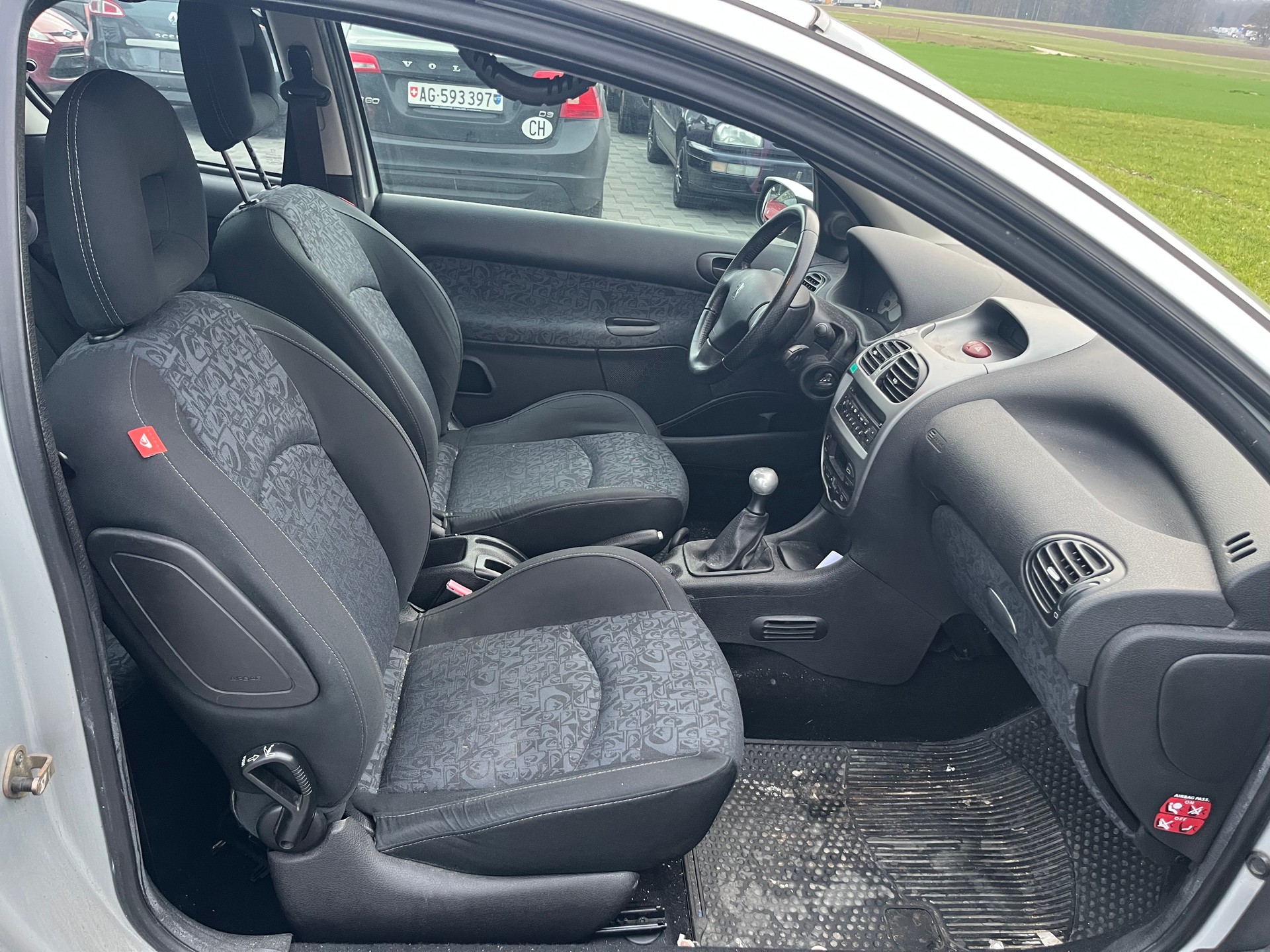 PEUGEOT 206 1.6 16V Quiksilver-image-7