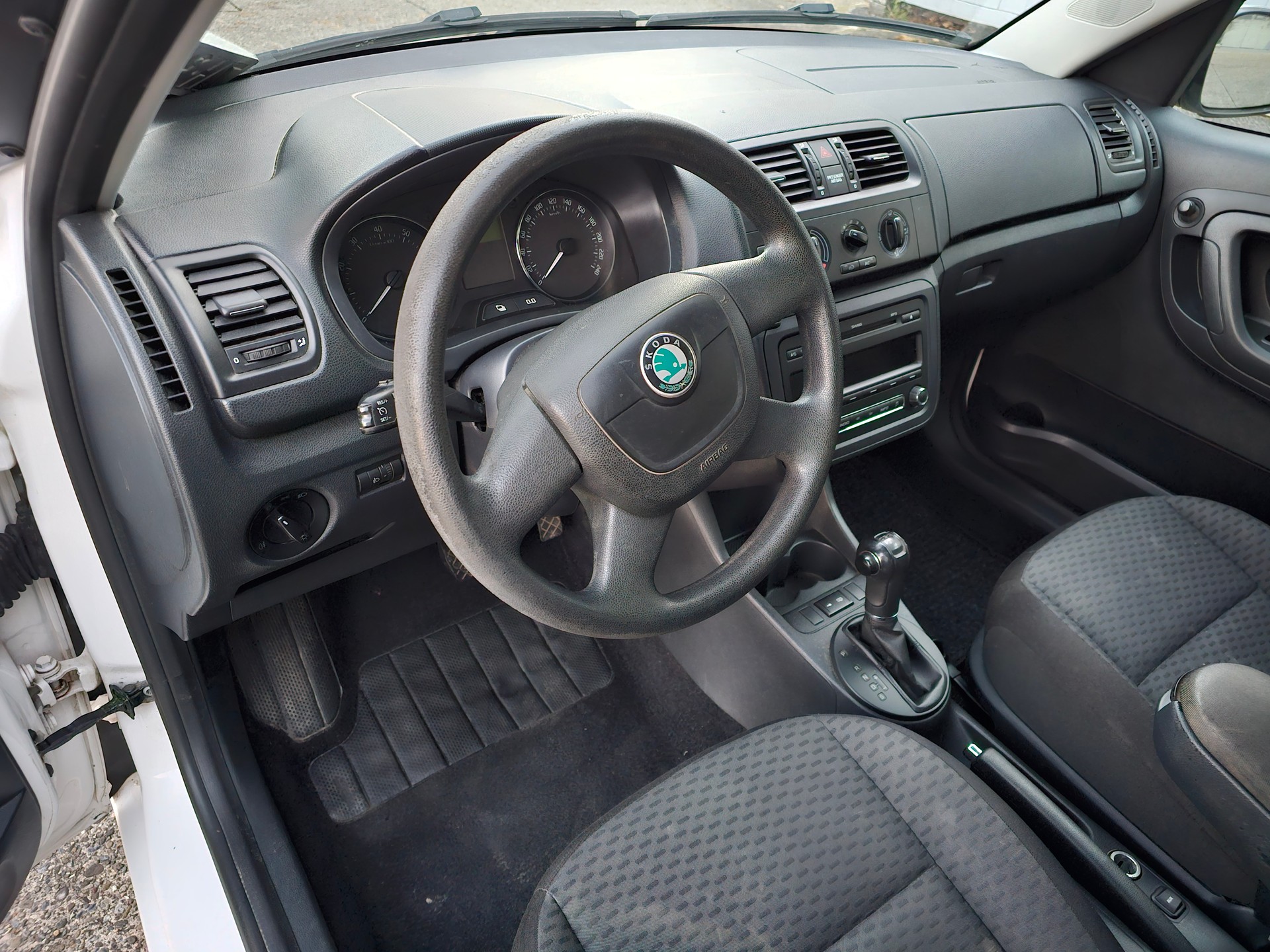 SKODA Roomster 1.2 TSI Ambition DSG-image-8
