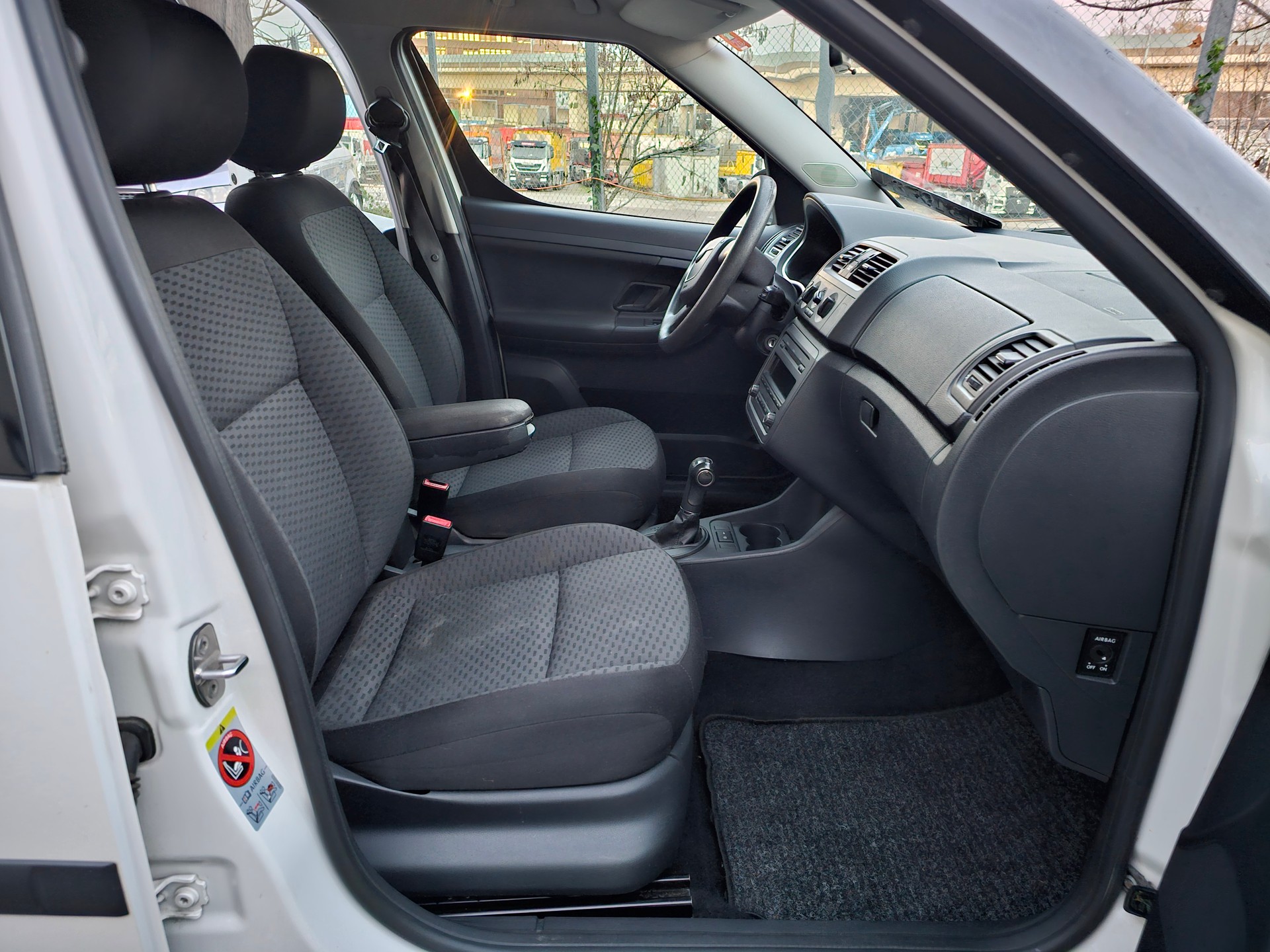 SKODA Roomster 1.2 TSI Ambition DSG-image-11