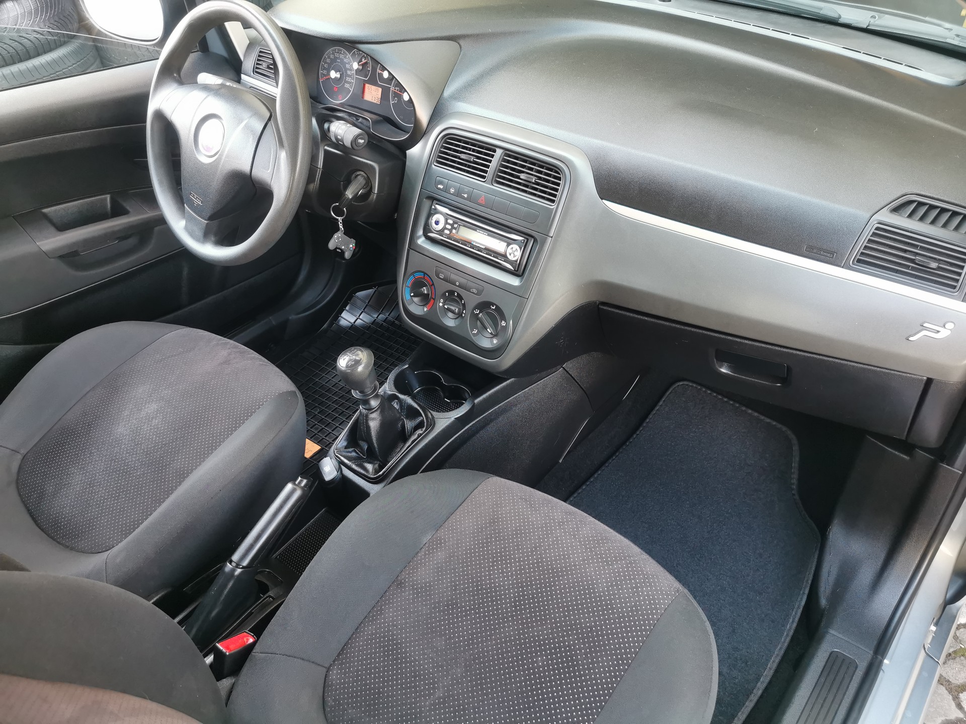 FIAT Punto 1.4 Dynamic-image-9